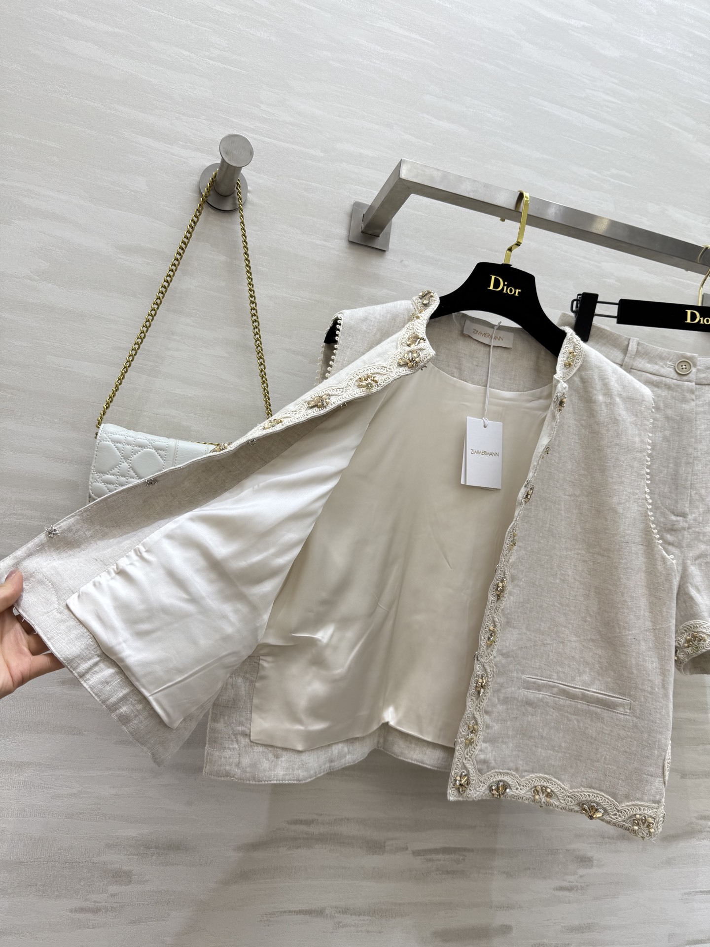 #zimm²⁵新款度假系列 水钻花边装饰镶边套装 一套上身精致高级气质感 重工编织织带镶边设计 马甲上衣