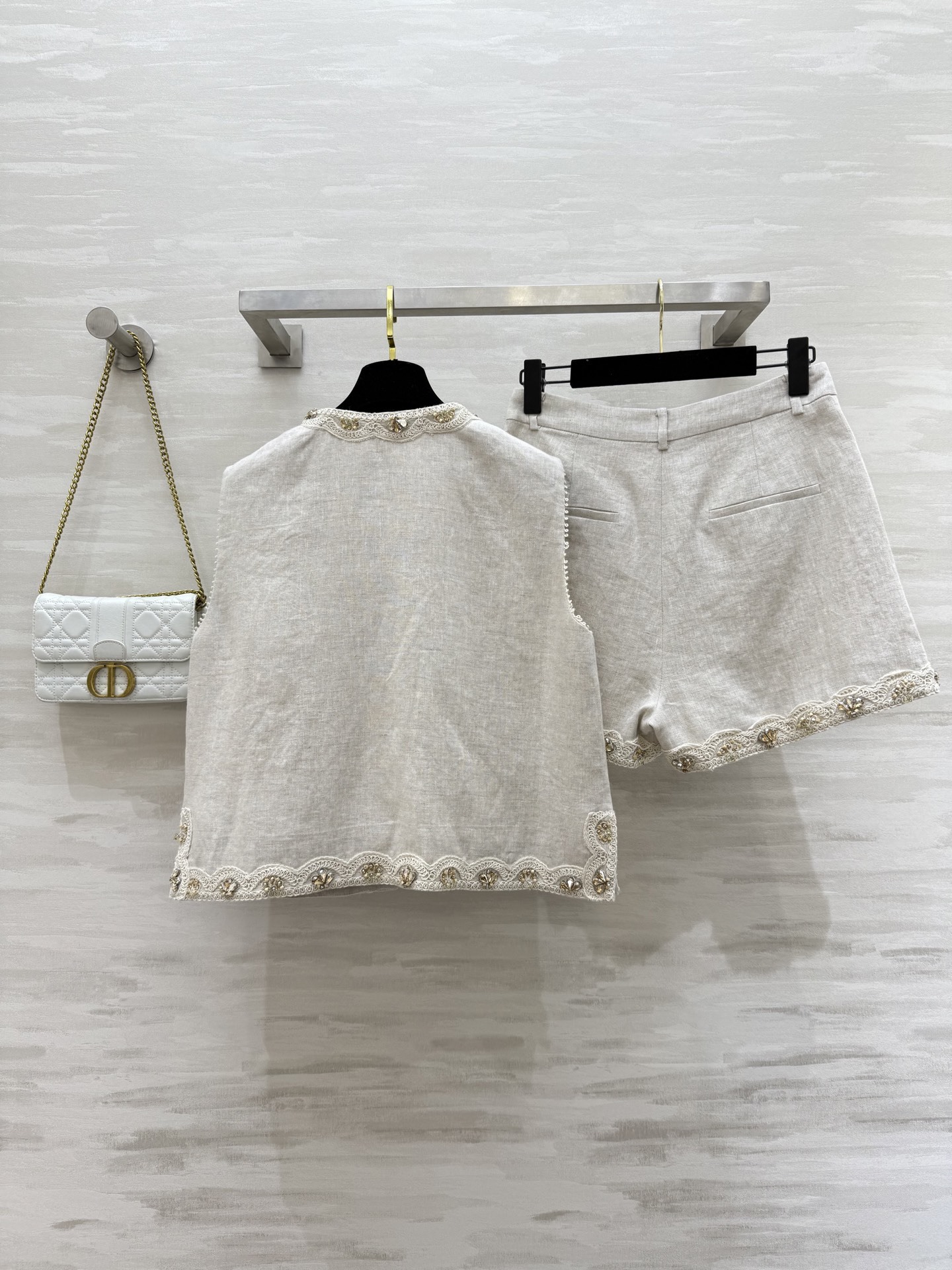 #zimm²⁵新款度假系列 水钻花边装饰镶边套装 一套上身精致高级气质感 重工编织织带镶边设计 马甲上衣