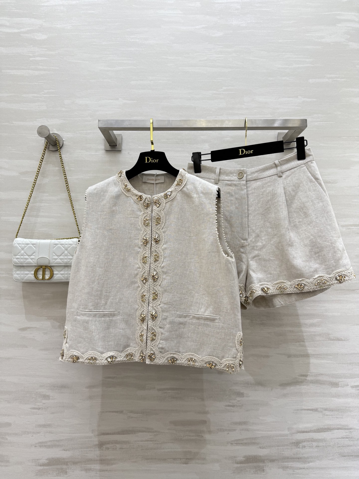 #zimm²⁵新款度假系列 水钻花边装饰镶边套装 一套上身精致高级气质感 重工编织织带镶边设计 马甲上衣