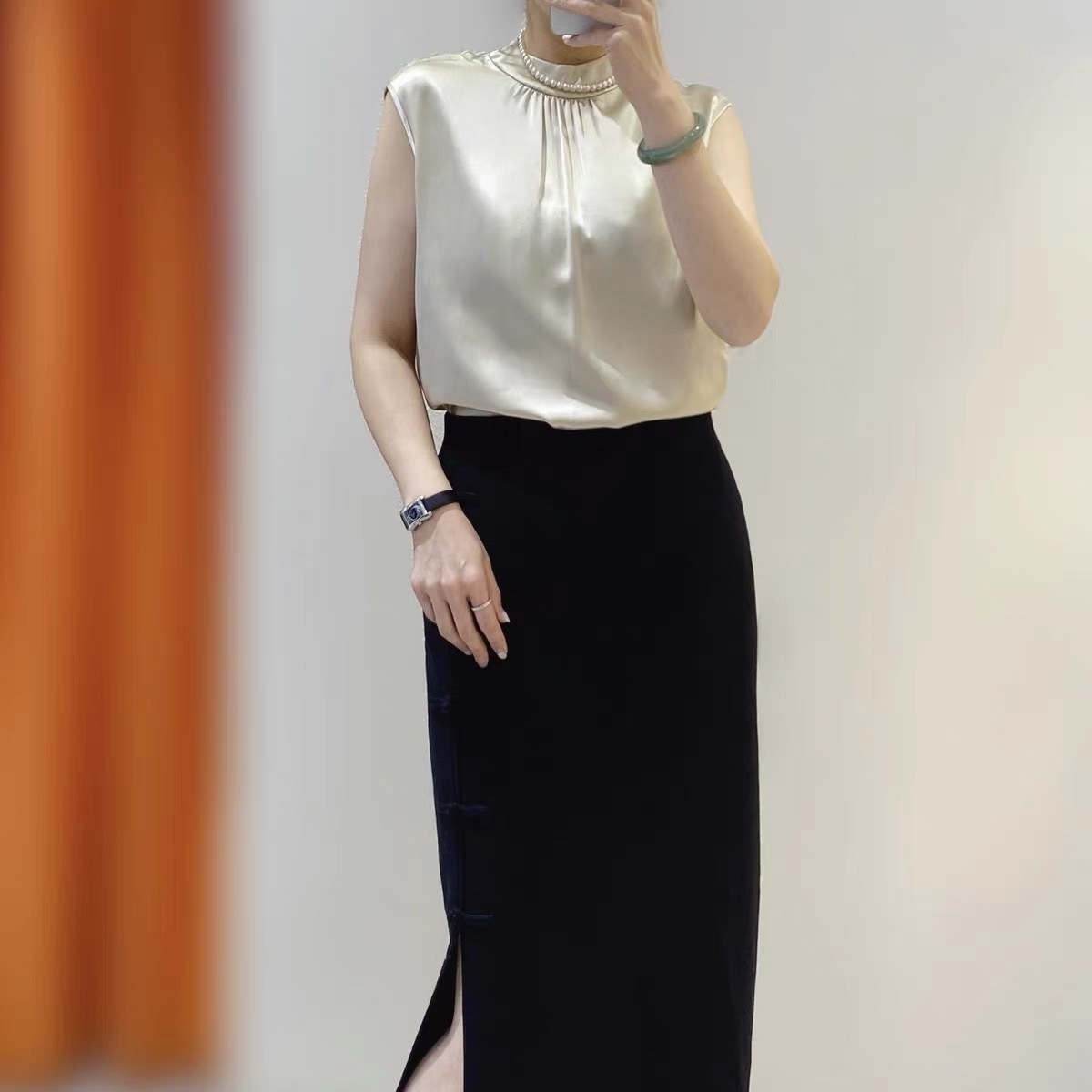 #ysl²⁵新款弹力真丝缎 盖袖半高领上衣 气质温柔高级 极简大方 高品质 现货首发size:S/M/L