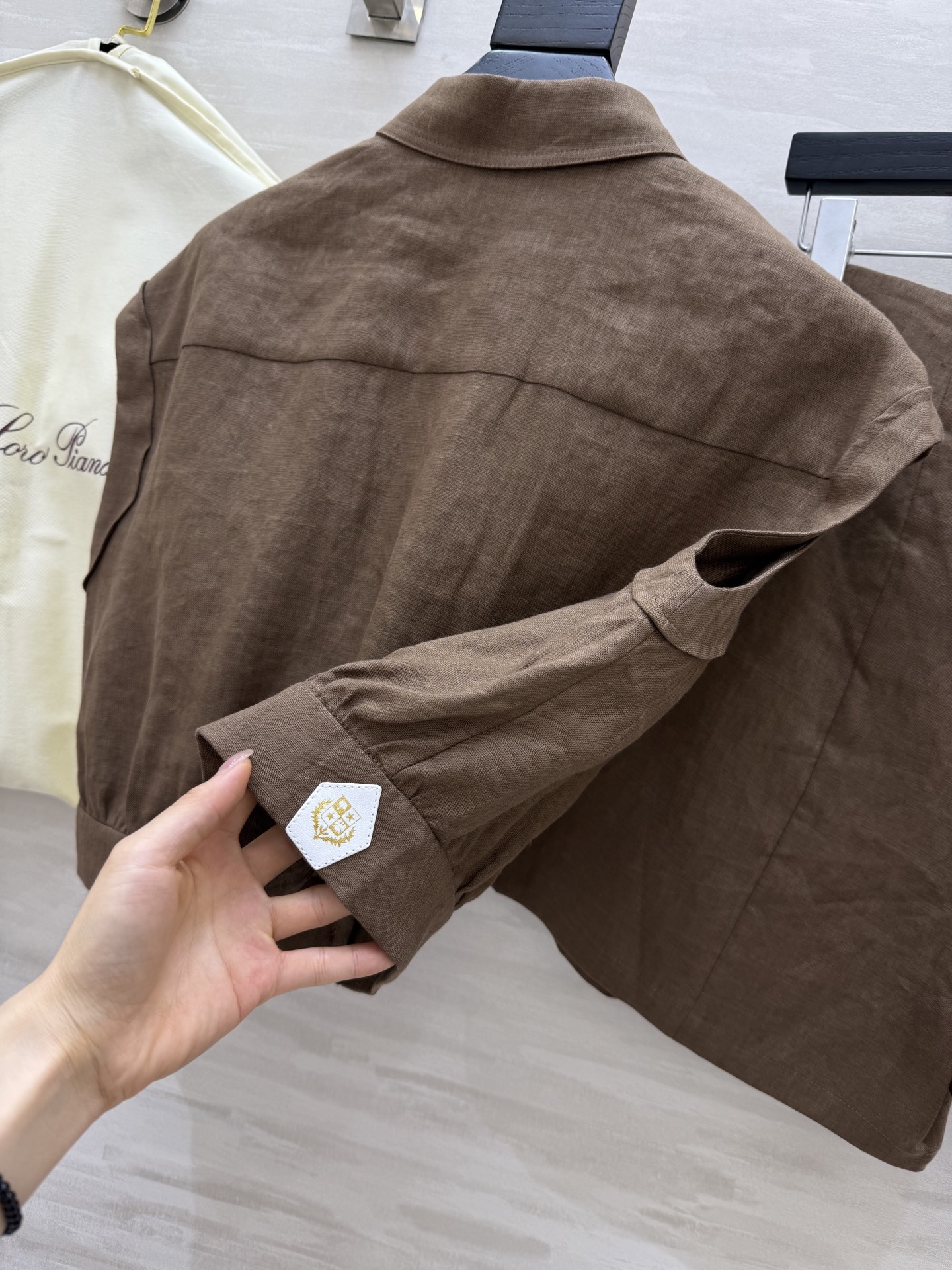 #LP²⁵新款老钱风亚麻休闲套装 重磅logo标识皮牌点缀精致高级 立体剪裁上身帅气又时髦 打造休闲舒适