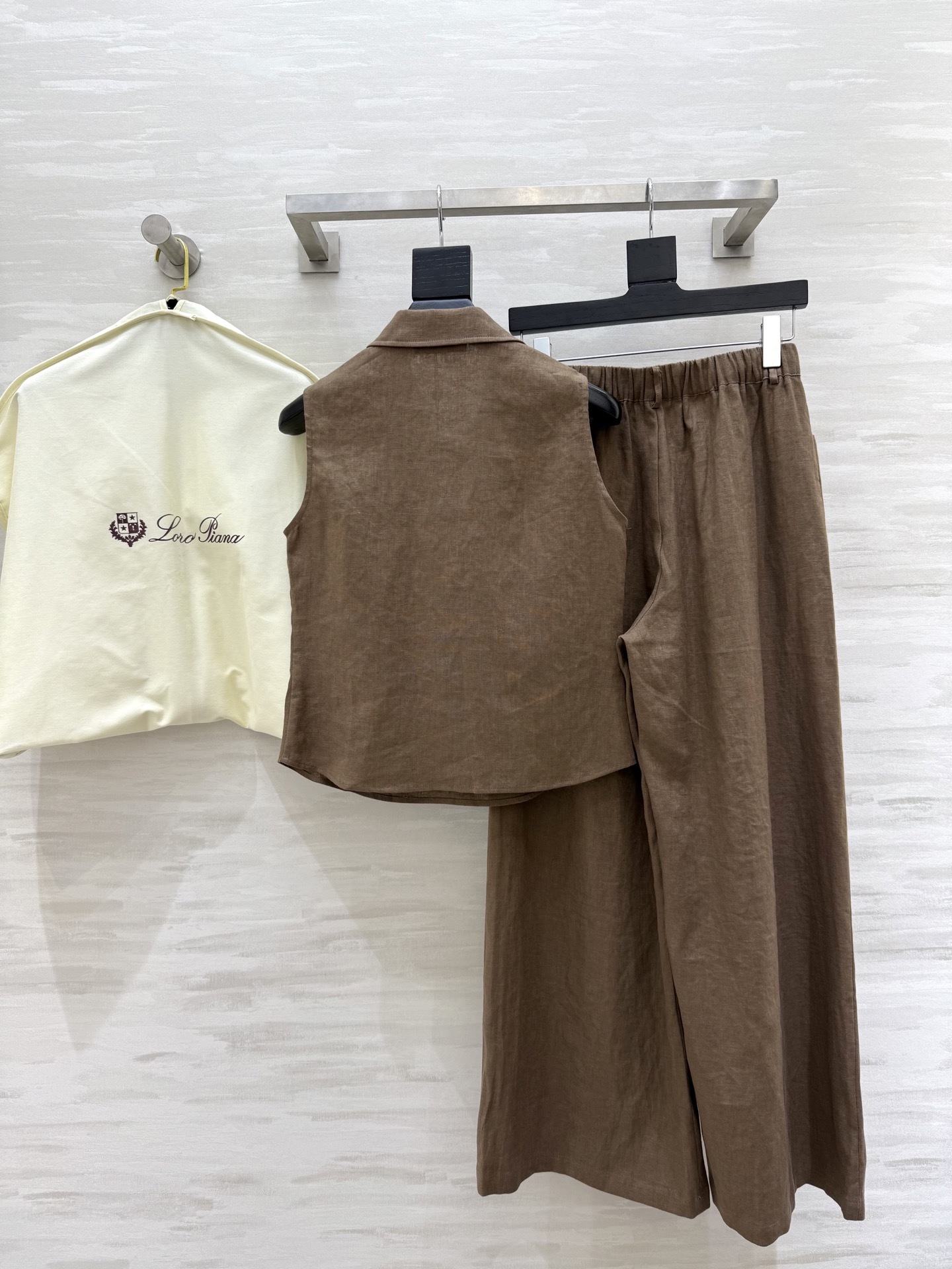 #LP²⁵新款 高级老钱风穿搭 亚麻极简套装 上身帅气又时髦 百搭不挑人 亚麻面料质感舒适透气 高品质定