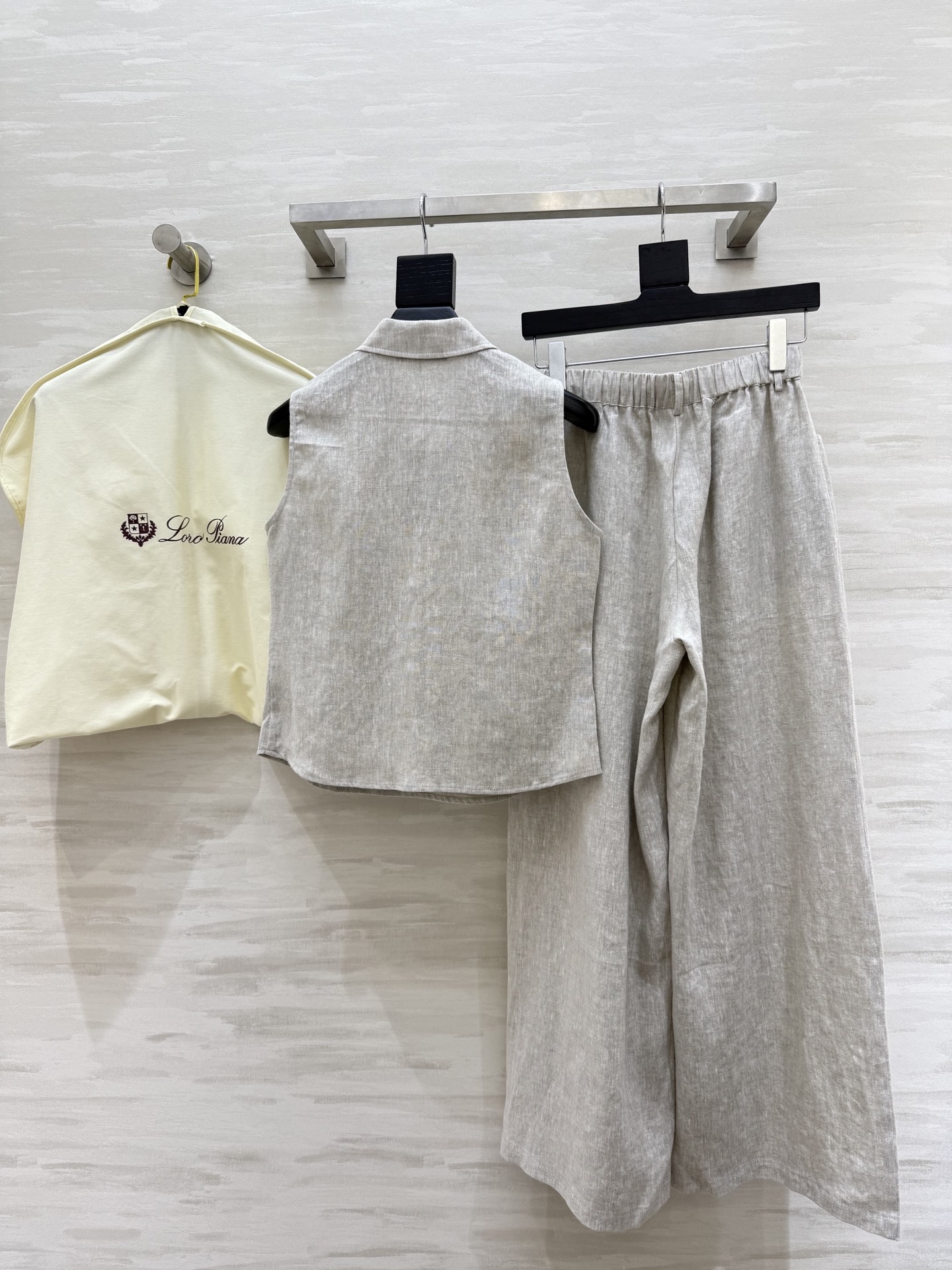 #LP²⁵新款 高级老钱风穿搭 亚麻极简套装 上身帅气又时髦 百搭不挑人 亚麻面料质感舒适透气 高品质定