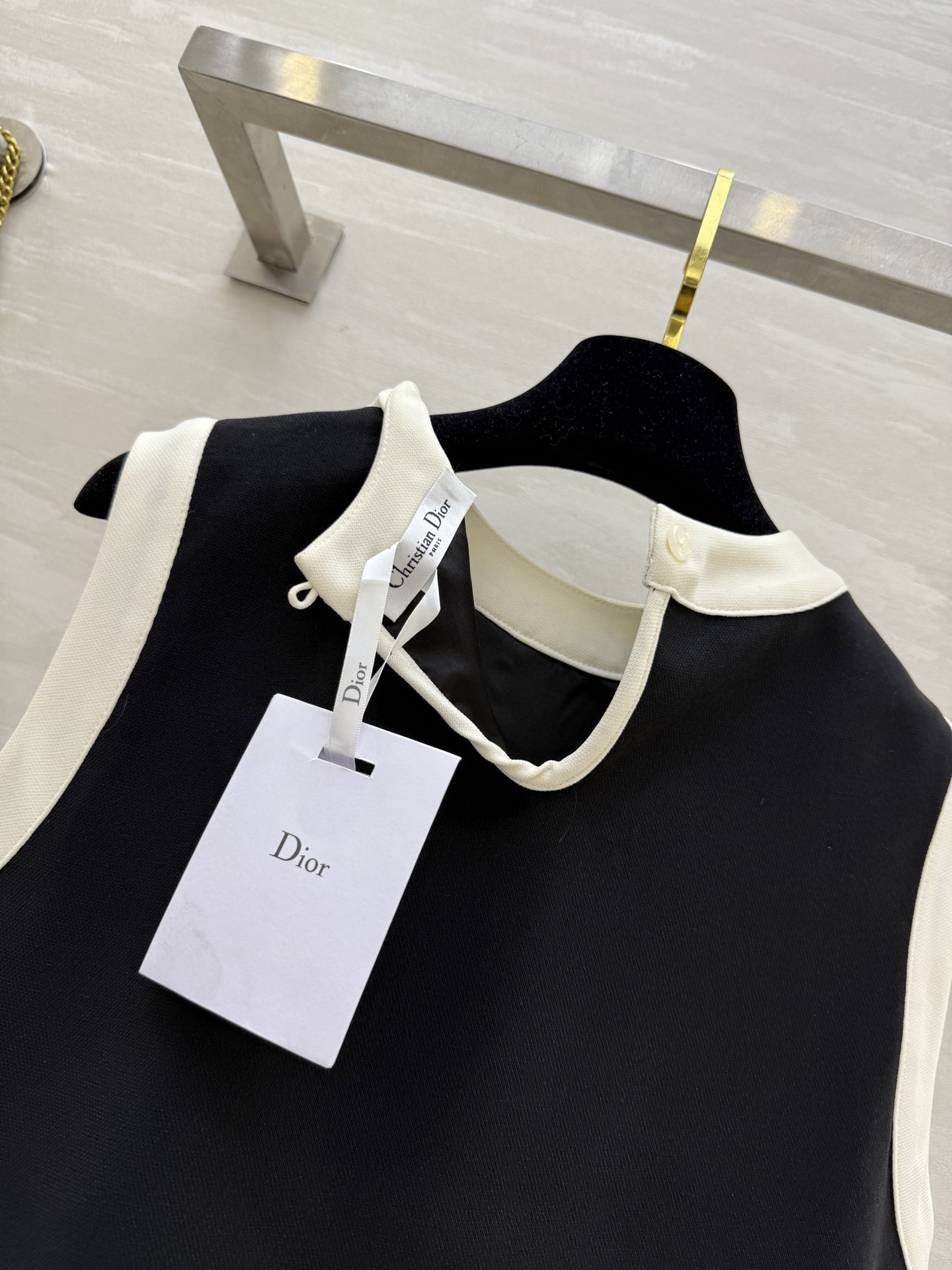 #DIO♡²⁵新款 经典黑白配色 圆领无袖连衣裙 H版型剪裁百搭不挑人 法式优雅气质上身显瘦又高挑 幸运