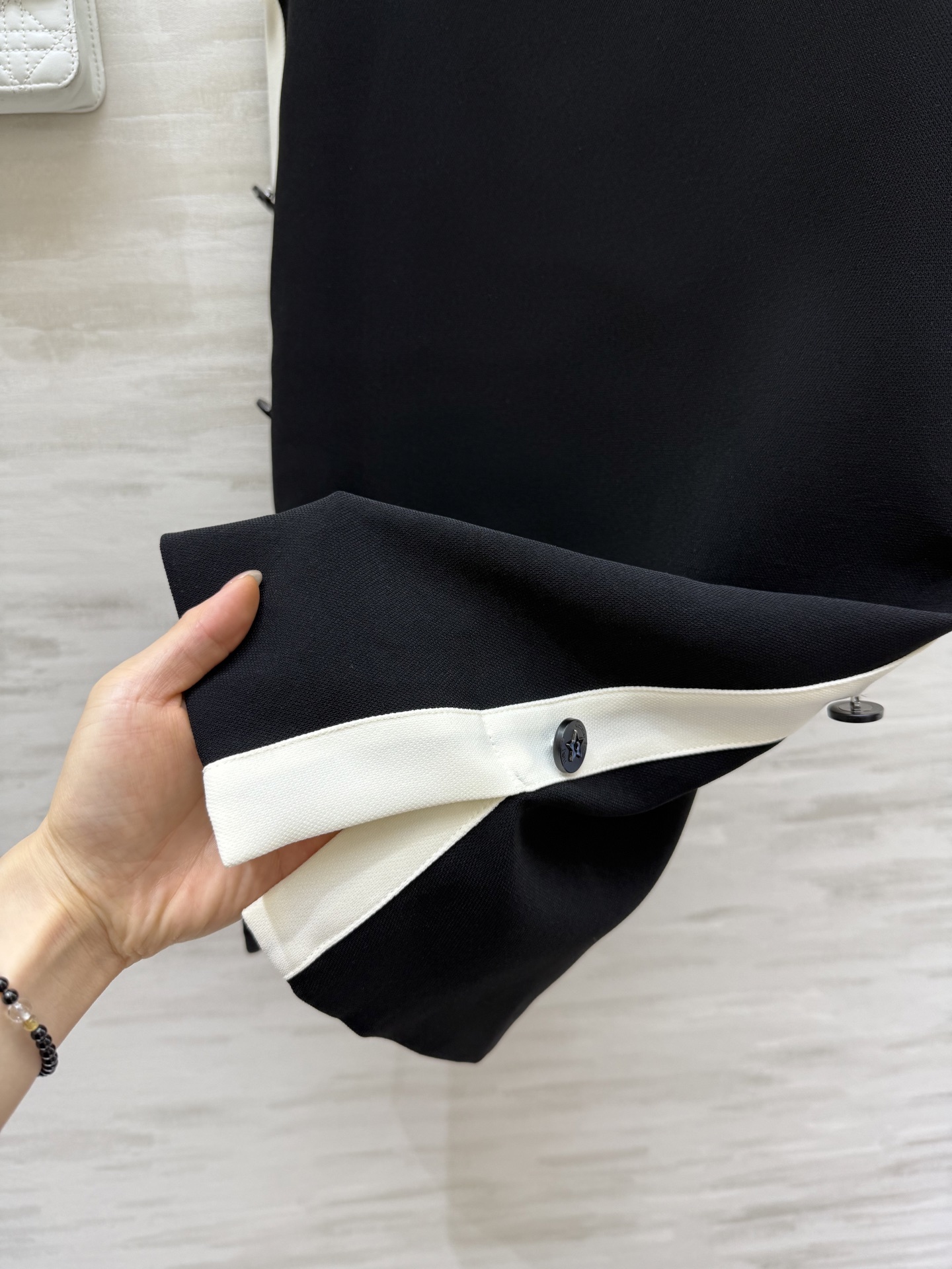 #DIO♡²⁵新款 经典黑白配色 圆领无袖连衣裙 H版型剪裁百搭不挑人 法式优雅气质上身显瘦又高挑 幸运