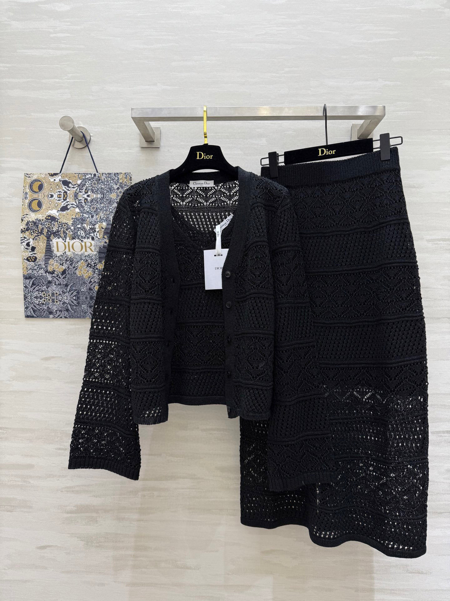 #DIO♡²⁵度假系列⛱️ 进口天然和纸纱三件套裙 开衫➕v领背心➕半裙 以纸张形态捻线成纱 拥有独特的