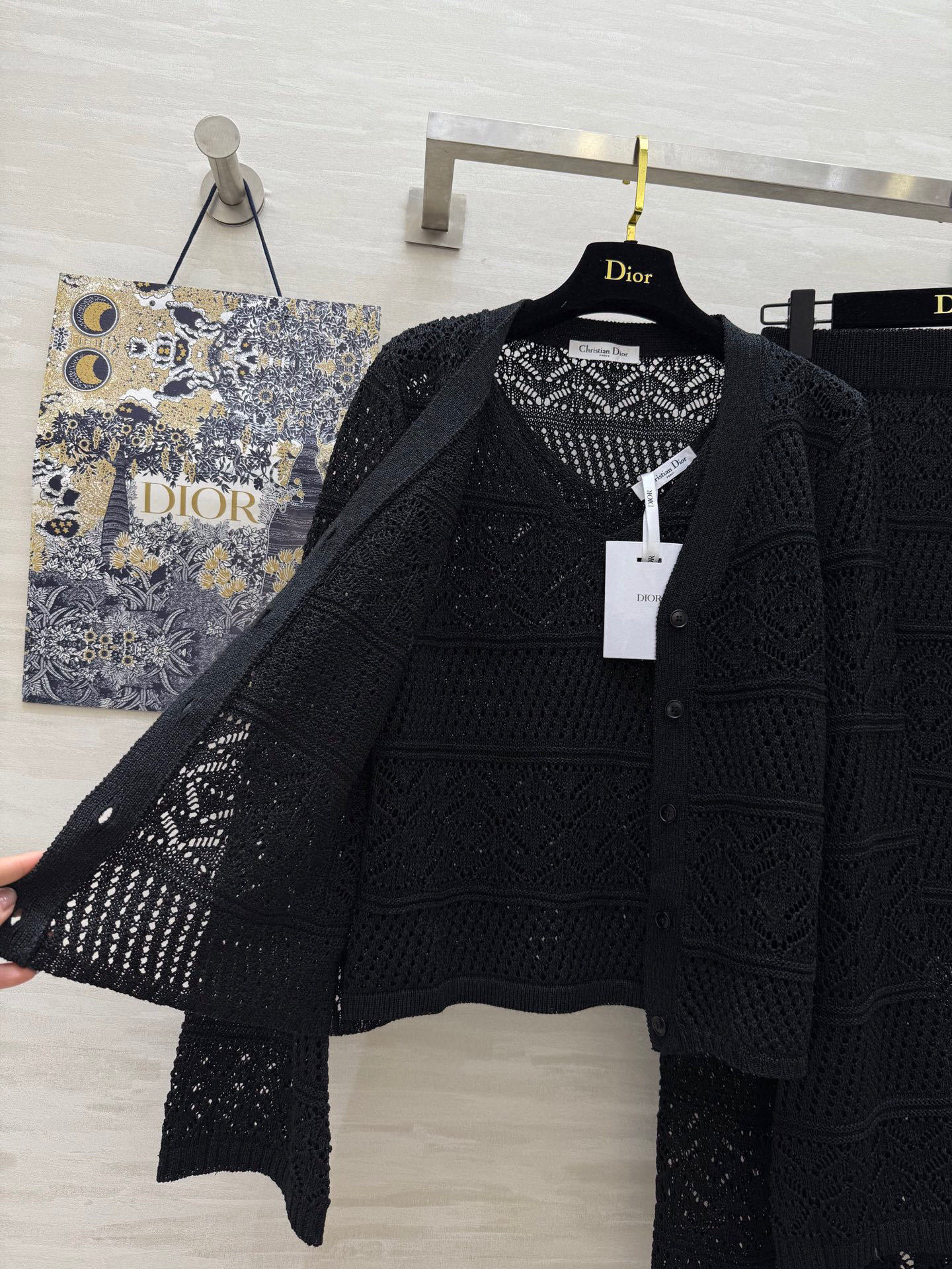 #DIO♡²⁵度假系列⛱️ 进口天然和纸纱三件套裙 开衫➕v领背心➕半裙 以纸张形态捻线成纱 拥有独特的