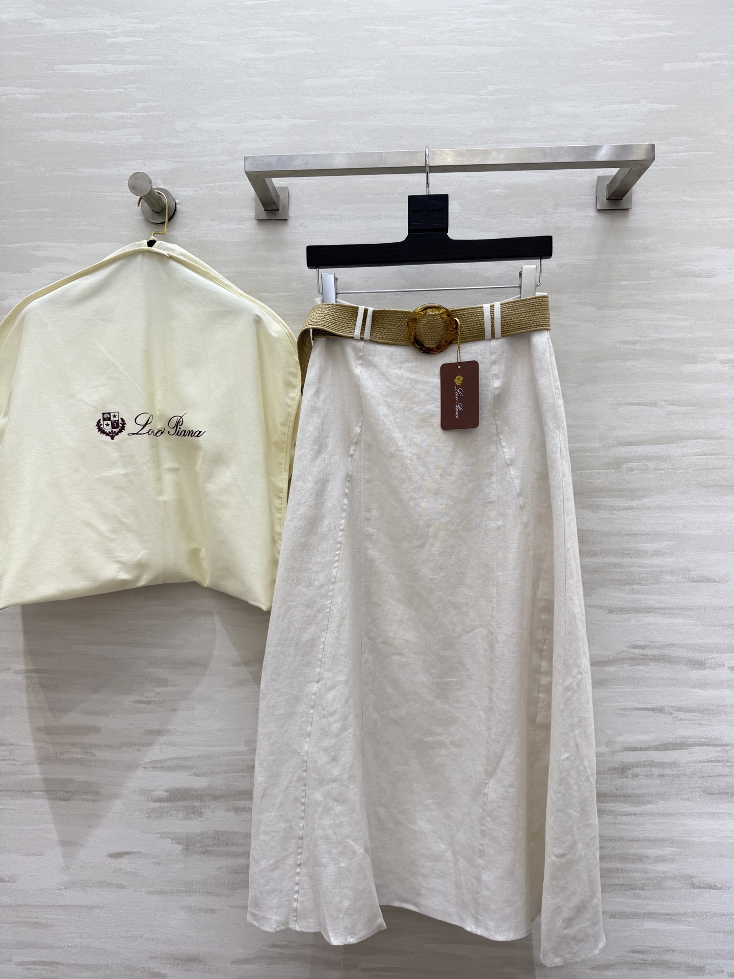 #LP²⁵新款 度假系列 亚麻极简老钱风A摆半裙 进口亚麻面料质感轻盈舒适 上身气质随性 经典版型百搭不