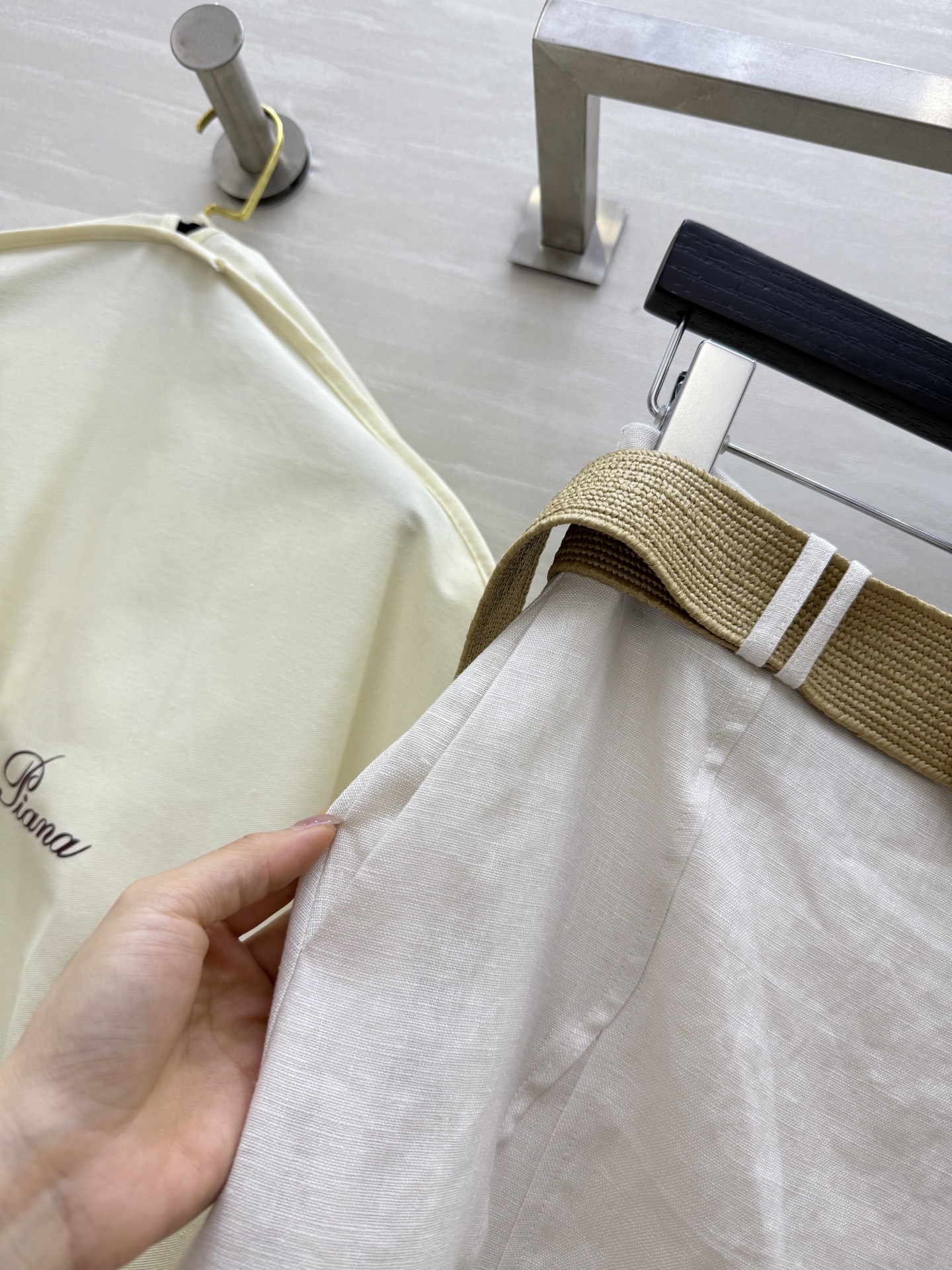 #LP²⁵新款 度假系列 亚麻极简老钱风A摆半裙 进口亚麻面料质感轻盈舒适 上身气质随性 经典版型百搭不