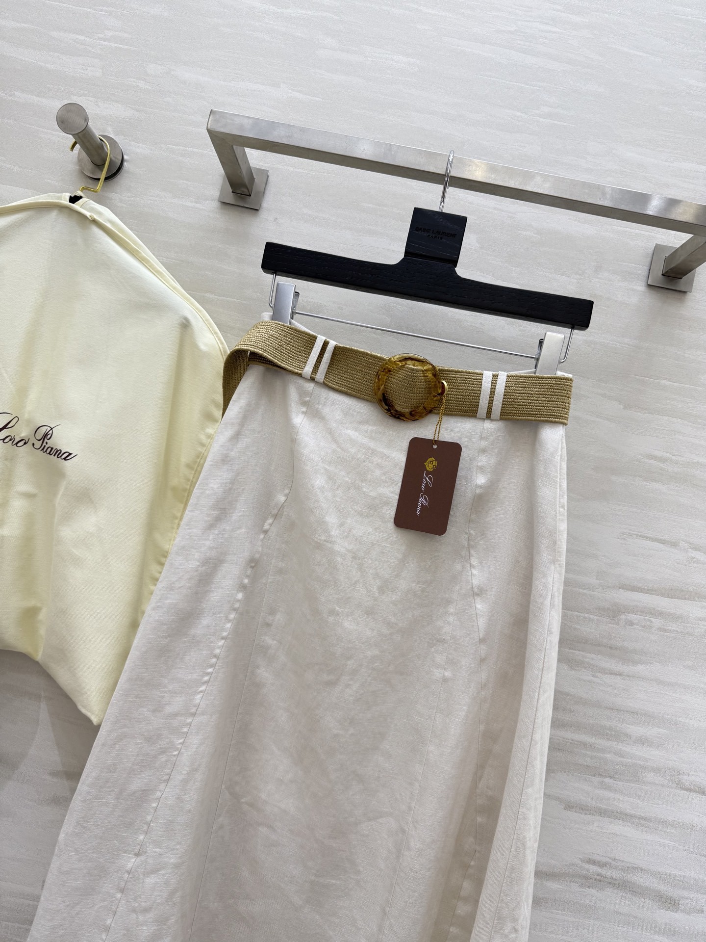 #LP²⁵新款 度假系列 亚麻极简老钱风A摆半裙 进口亚麻面料质感轻盈舒适 上身气质随性 经典版型百搭不