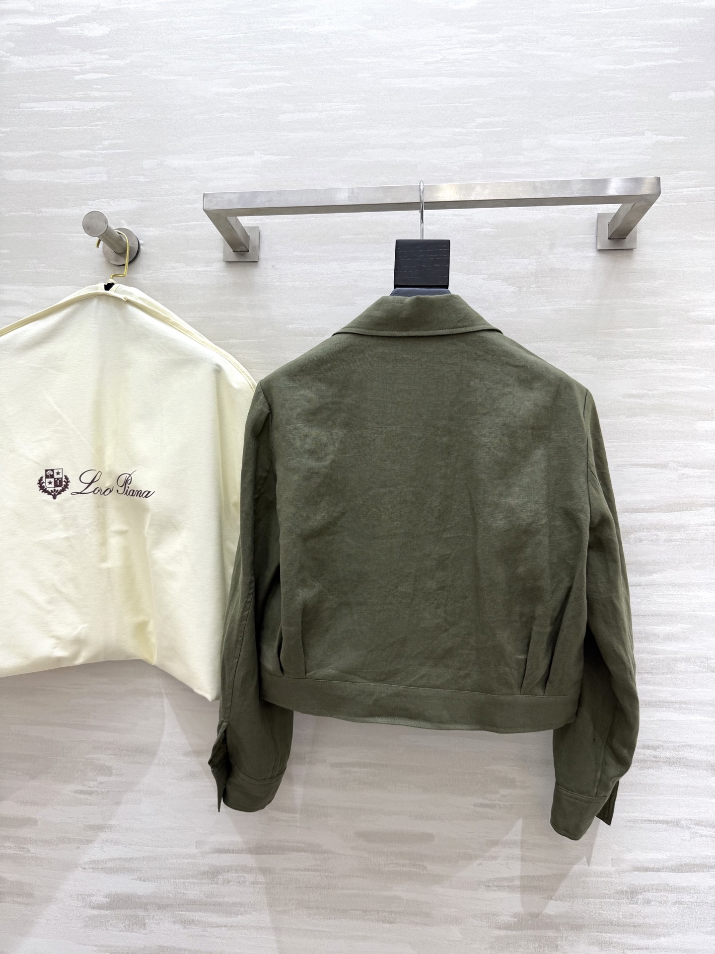 #LP²⁵新款 度假系列 亚麻极简老钱风外套 进口亚麻面料质感轻盈舒适 上身气质随性 经典版型百搭不挑人