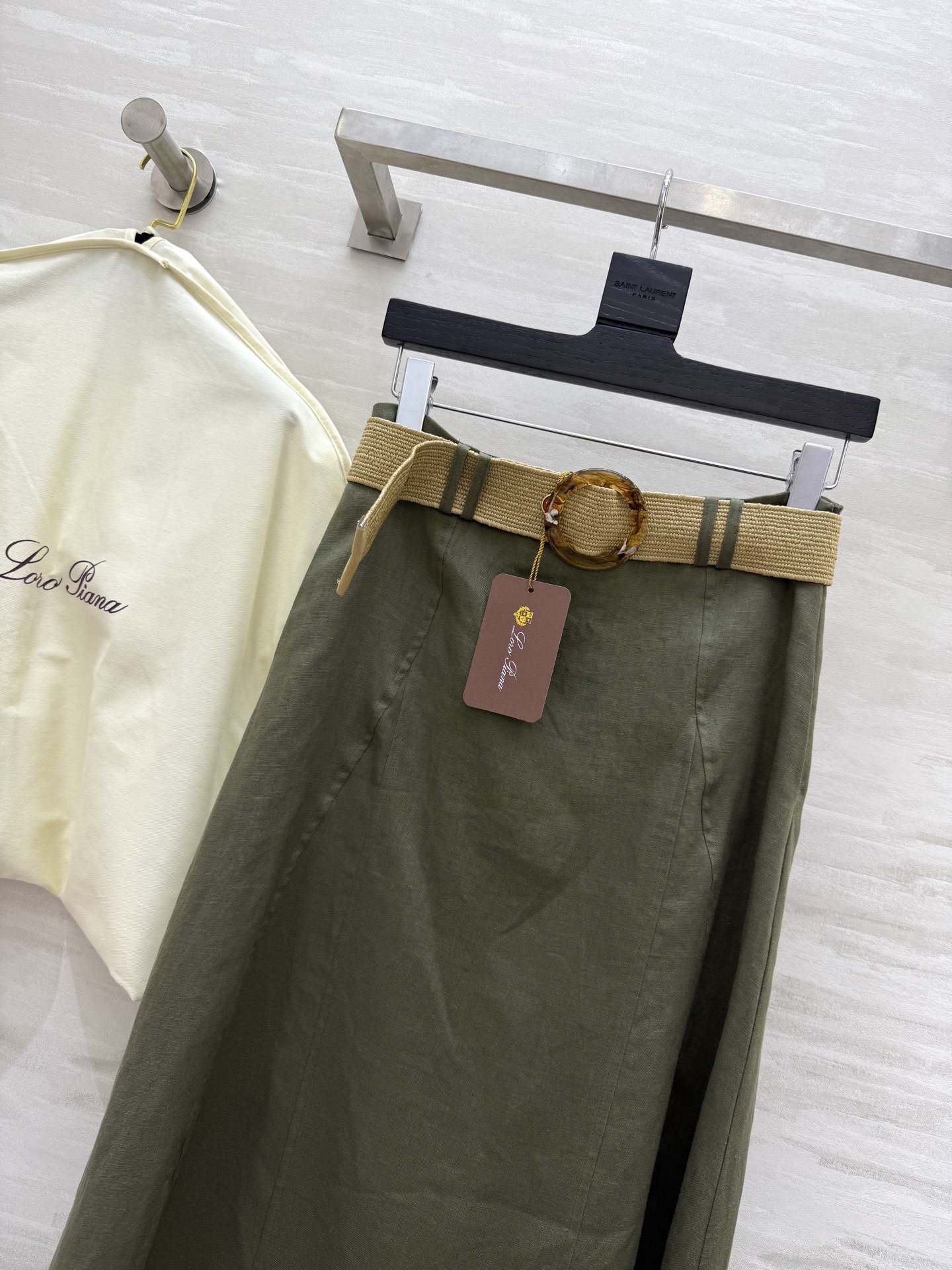 #LP²⁵新款 度假系列 亚麻极简老钱风A摆半裙 进口亚麻面料质感轻盈舒适 上身气质随性 经典版型百搭不