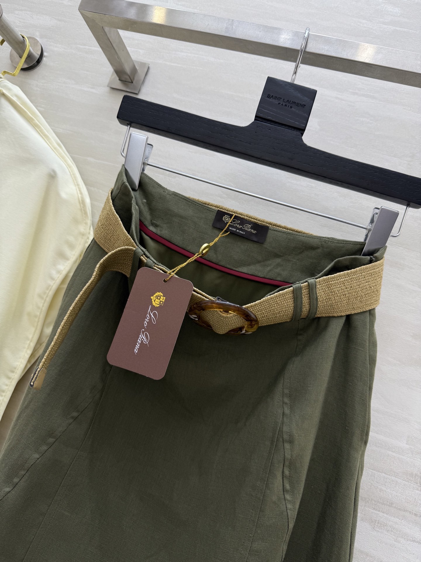 #LP²⁵新款 度假系列 亚麻极简老钱风A摆半裙 进口亚麻面料质感轻盈舒适 上身气质随性 经典版型百搭不