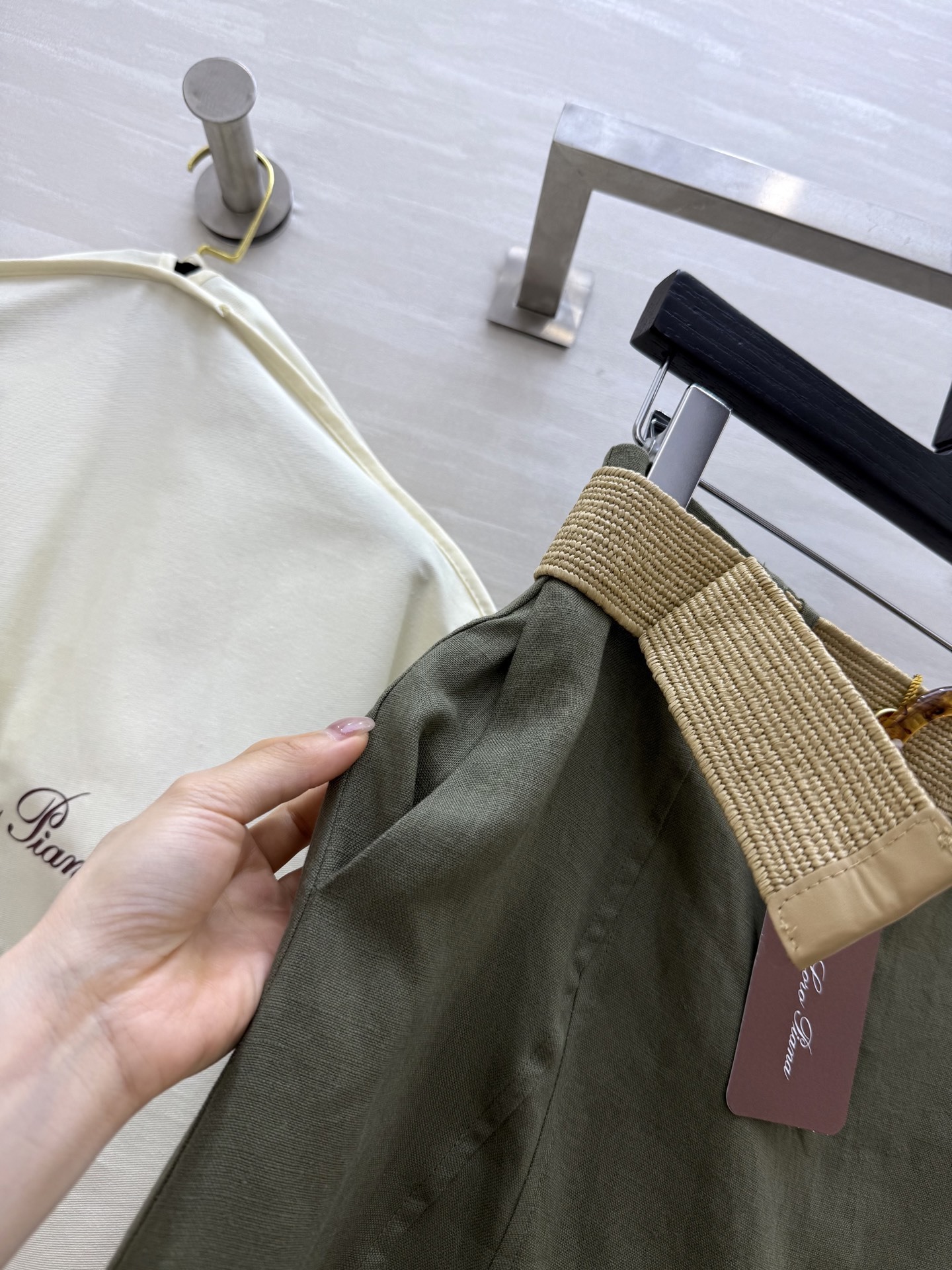 #LP²⁵新款 度假系列 亚麻极简老钱风A摆半裙 进口亚麻面料质感轻盈舒适 上身气质随性 经典版型百搭不