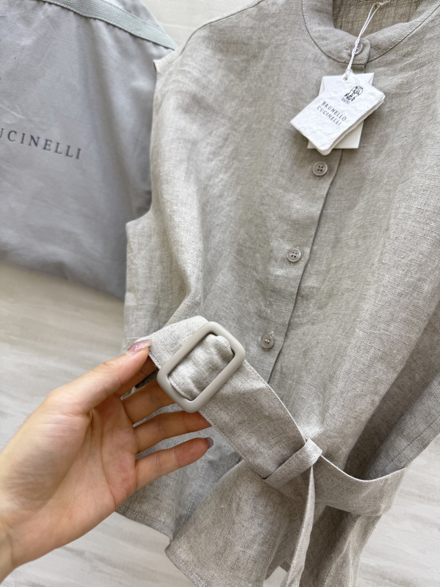 #BC²⁵度假系列 亚麻衬衣 百分百亚麻质地 腰部腰带点缀收腰显瘦 立体剪裁版型 日常或者通勤都可以 慵