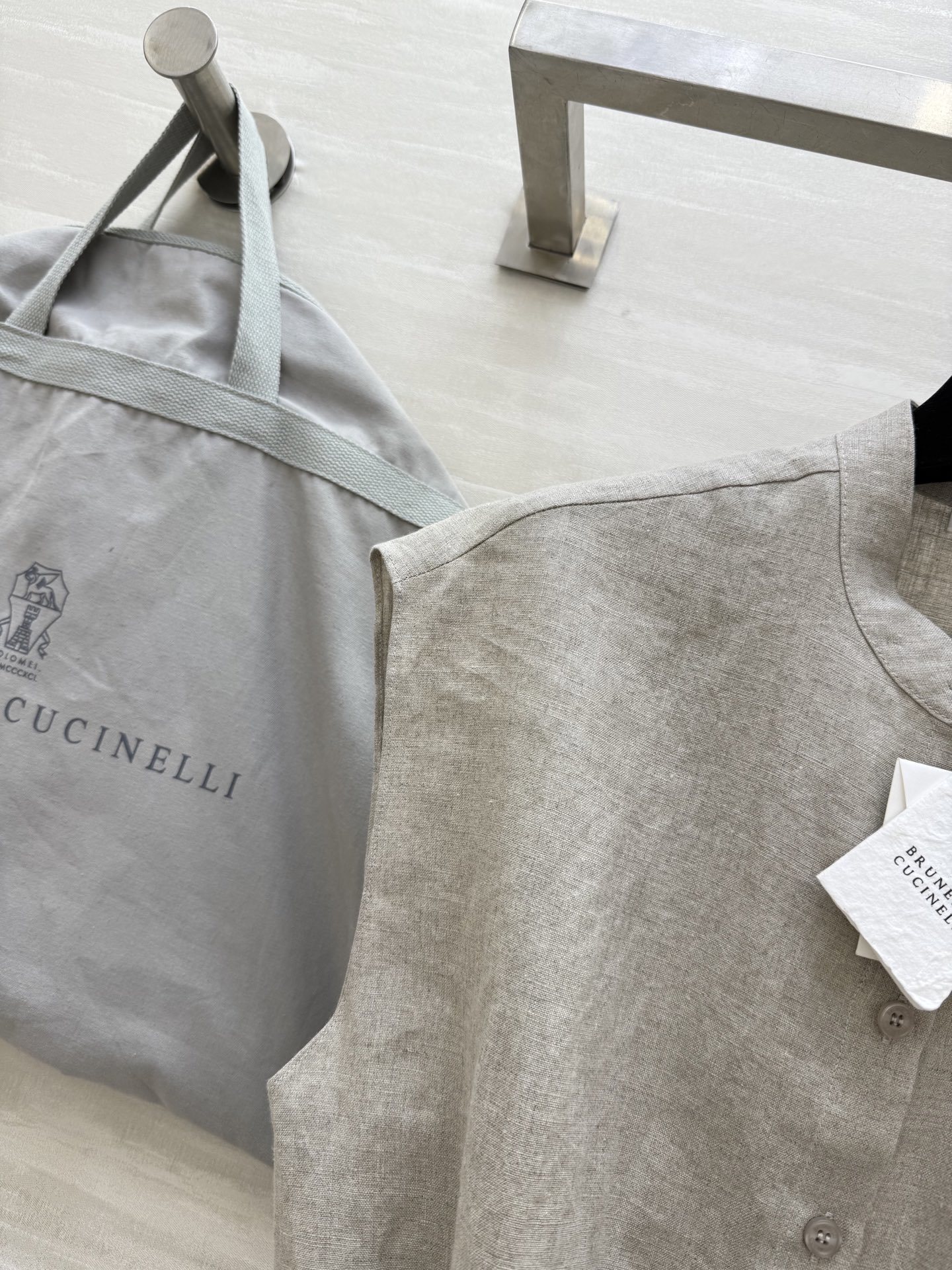 #BC²⁵度假系列 亚麻衬衣 百分百亚麻质地 腰部腰带点缀收腰显瘦 立体剪裁版型 日常或者通勤都可以 慵