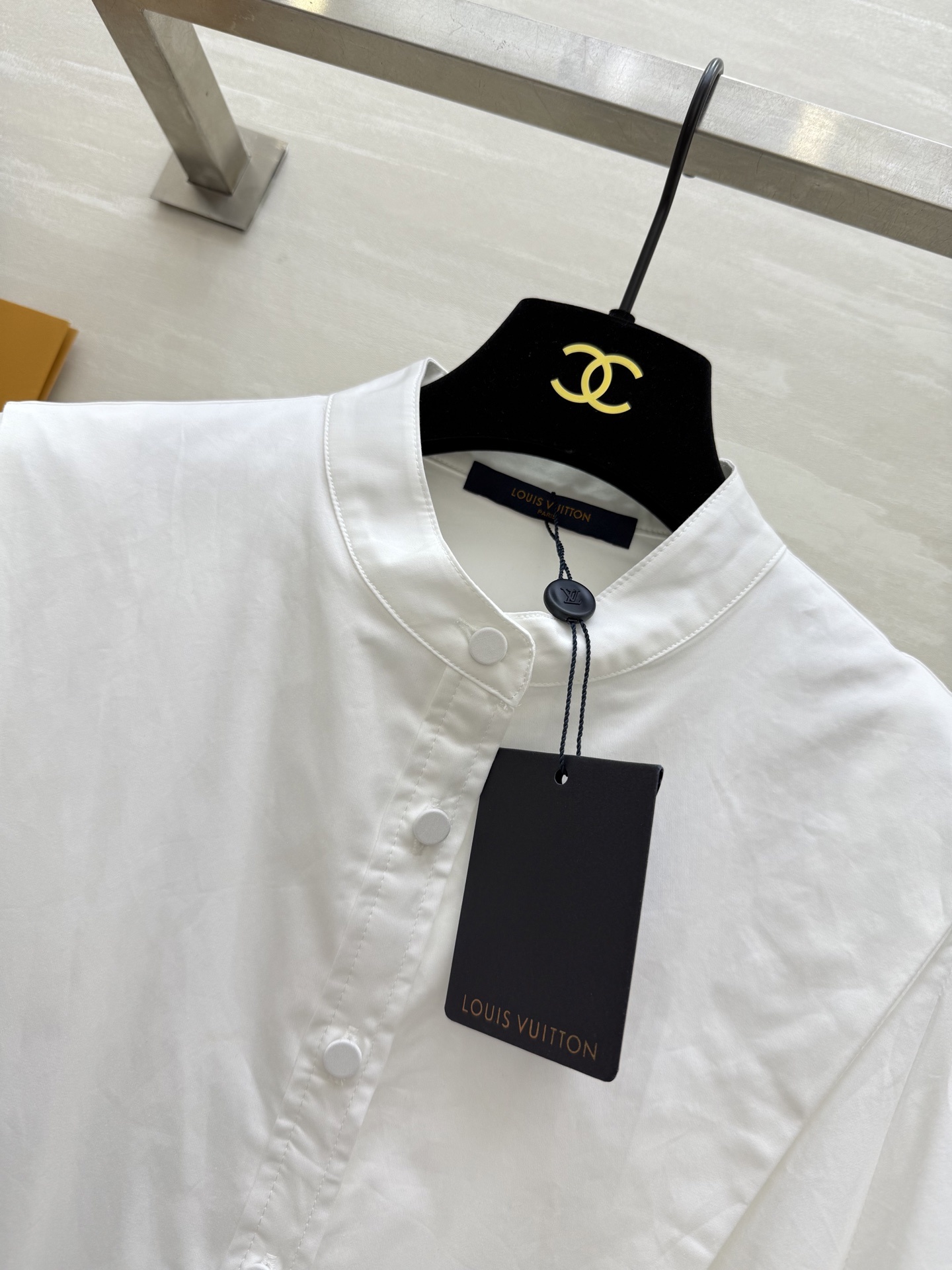 #Lv²⁵ss新款泡泡袖连衣裙 开模定制五金装饰精致时髦 腰部腰带绑带收腰显瘦 高品质定制 现货首发si