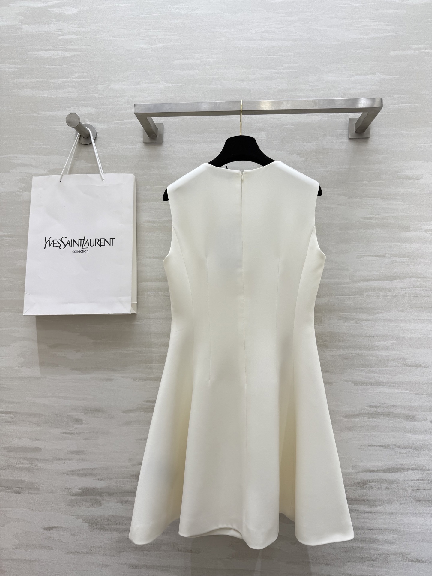 #ysl²⁵ss法式赫本风收腰连衣裙 定制醋酸面料奢华高级 立体剪裁大气显瘦 高品质定制 现货首发siz