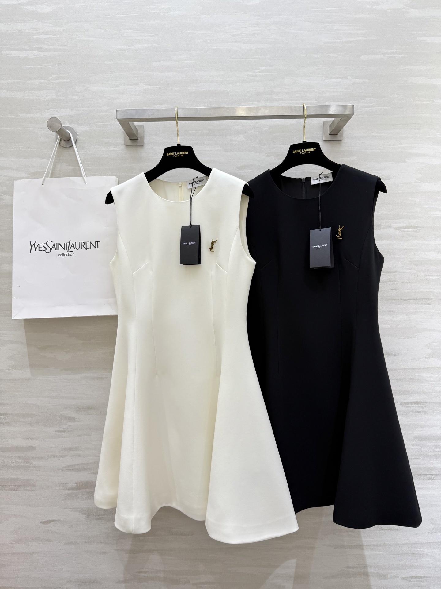 #ysl²⁵ss法式赫本风收腰连衣裙 定制醋酸面料奢华高级 立体剪裁大气显瘦 高品质定制 现货首发siz