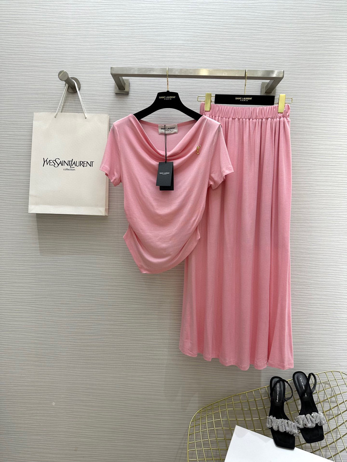 NO:439183,#yslss Tiansi Cotton Temperature Set Super Gentle and High-Quality Customization Spot First-time SizeS/M/L (Size S Shoulder Width 36, Bust 84, Clothes Length 49, Skirt 64, Skirt 84, Skirts Length 84, Saint laurent, Skirts, Alexander wang19860909#yslss天丝棉气质套装 超温柔高级 高品质定制 现货首发sizeS/M/L（S码肩宽36,胸围84,衣长49,半裙弹力腰围64,裙长84,,saint laurent,skirts,alexander wang,Women's clothing