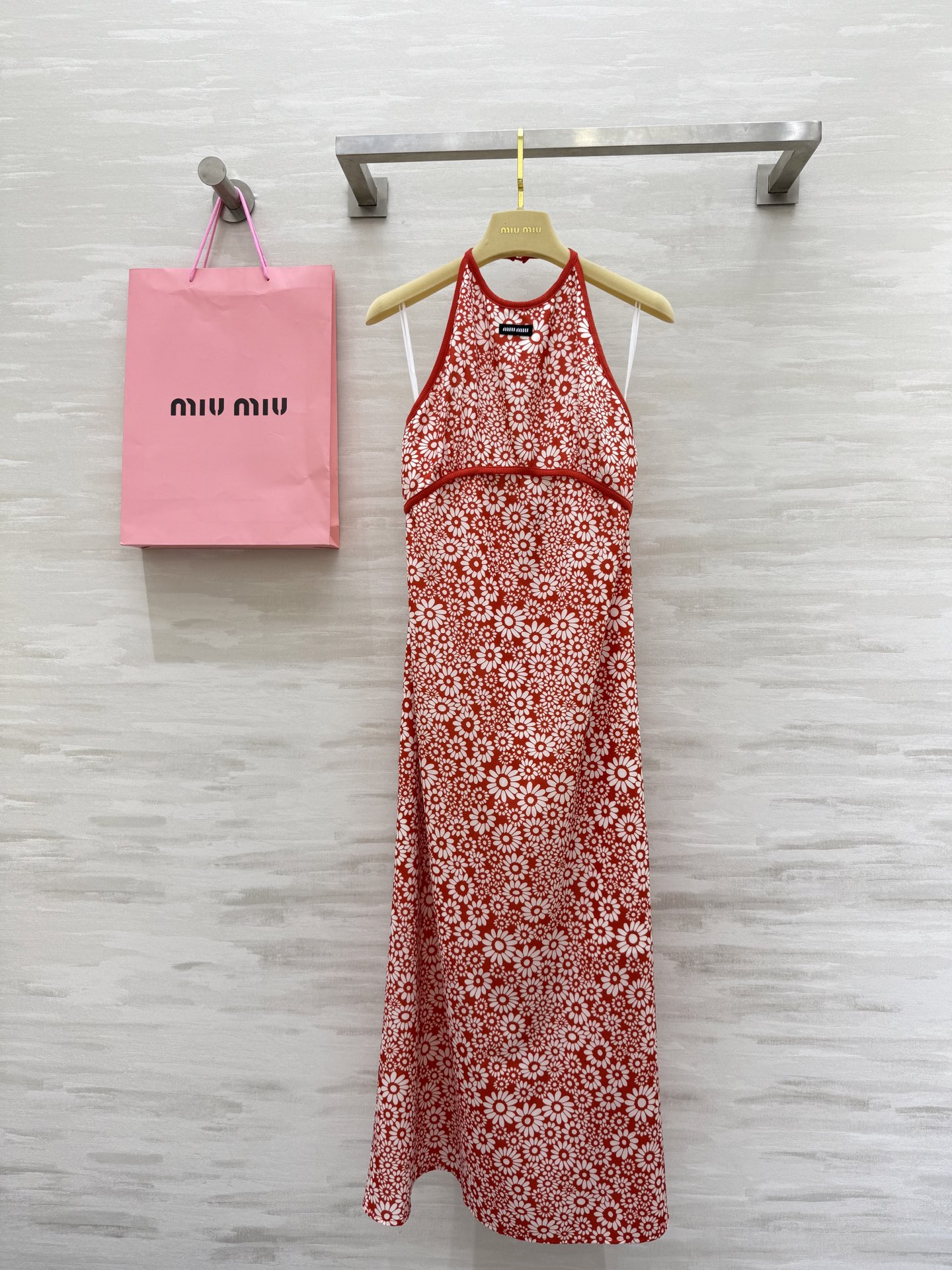 NO:440783,#Miumiss floral printed crepe suspender skirt high quality customization spot first sizeS/M/L(), miumiu, skirts, alexander wang19860909#Miumiss花卉印花双绉吊带裙 高品质定制 现货首发sizeS/M/L（）,,miumiu,skirts,alexander wang,Women's clothing