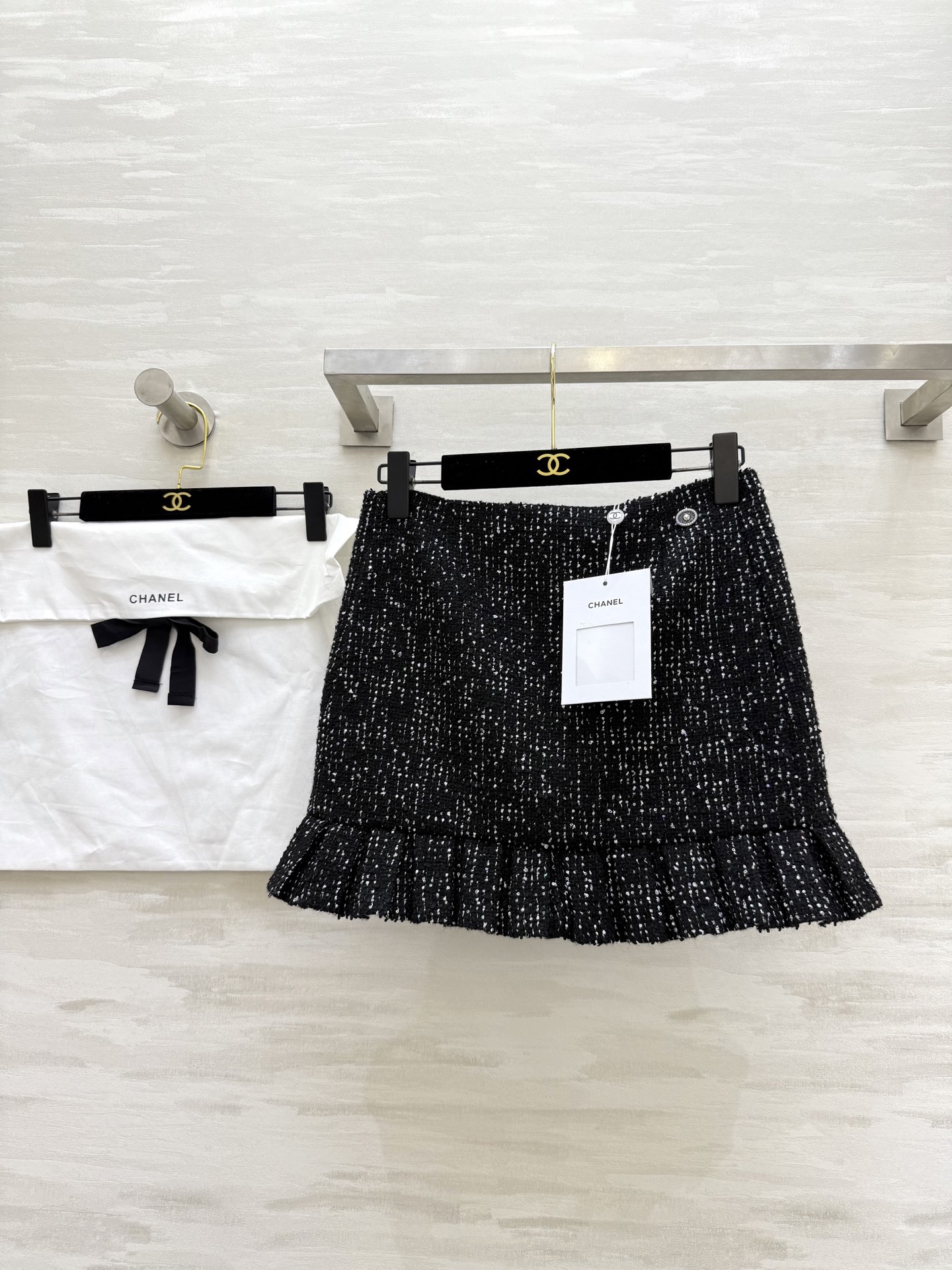 NO:442867,#ChaneA high-end handicraft workshop series tweed skirt made of shimmer beads High-quality customization Spot first-time size36/38/40 (), chanel, skirts, alexander wang19860909#ChaneA高级手工坊系列 闪闪珠片编制花呢半裙 高品质定制 现货首发size36/38/40（）,,chanel,skirts,alexander wang,Women's clothing
