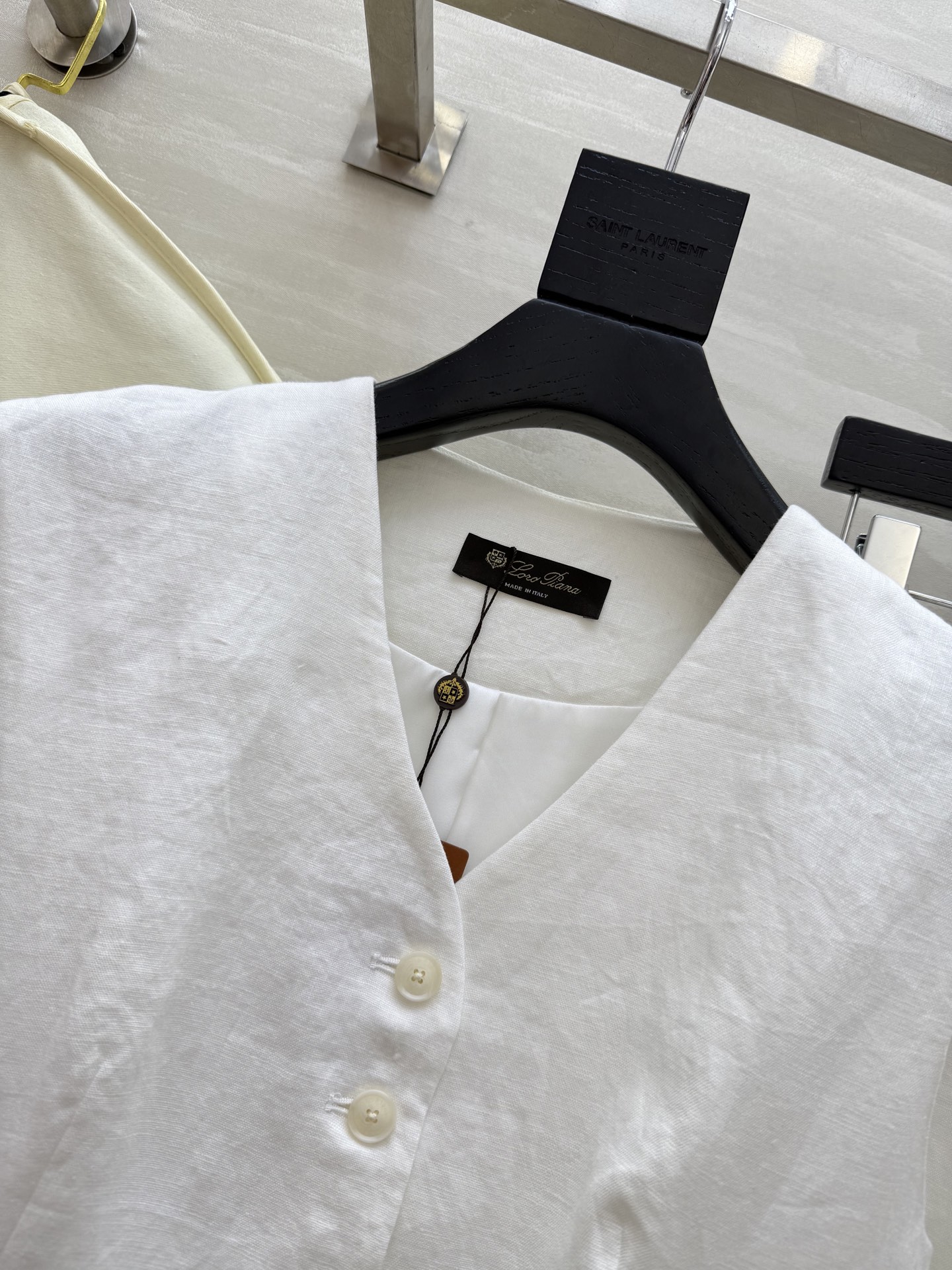 #LP¹¹⁵新款logo刺绣装饰套装 采用进口的亚麻面料 透气感很好 不会容易起皱 短款小马甲搭配高腰阔