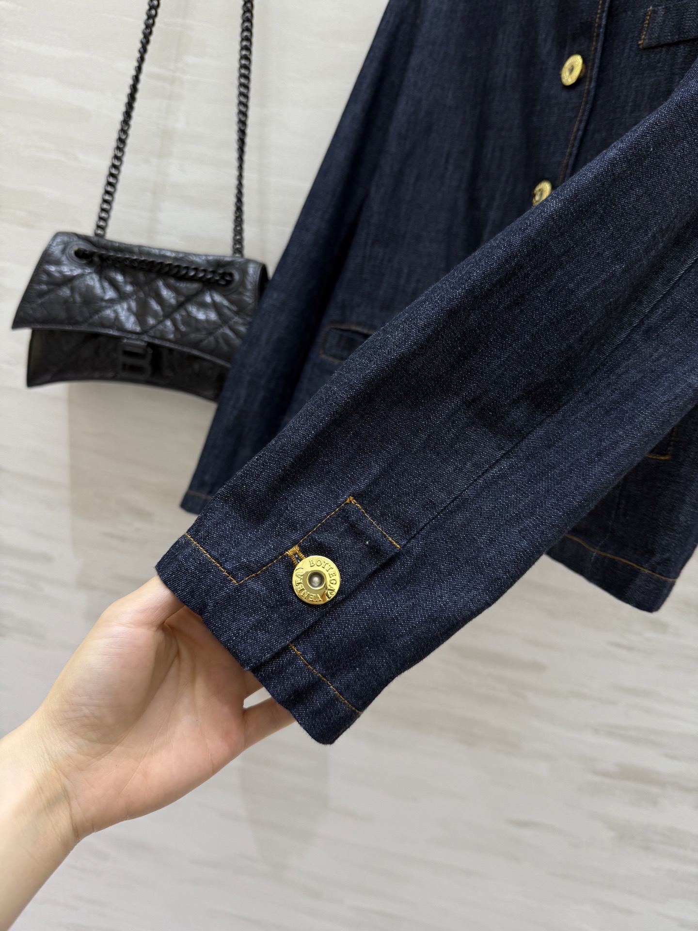 #Bv²⁵新款 牛仔套装 定制轻薄牛仔面料 适合夏日穿搭 金扣装饰兼具时髦精致腔调 可以一套搭配 或者单