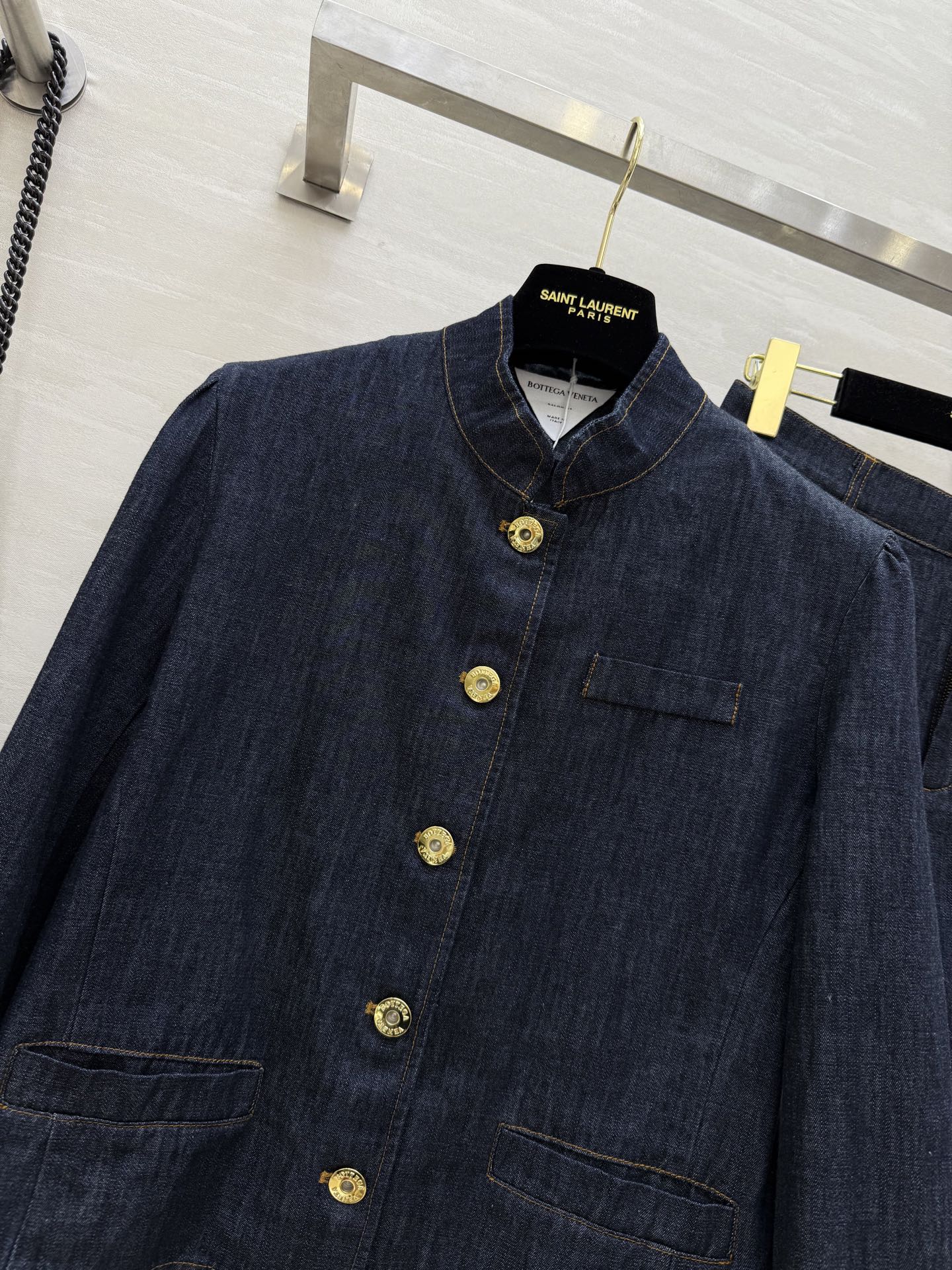 #Bv²⁵新款 牛仔套装 定制轻薄牛仔面料 适合夏日穿搭 金扣装饰兼具时髦精致腔调 可以一套搭配 或者单