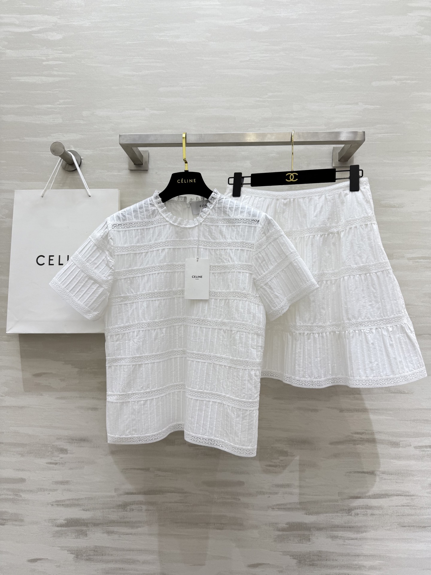 #Celin♡²⁵新款 法式刺绣学院风白色套装 定制凯旋门刺绣水溶花边拼接工艺 采用纯棉面料 一套搭配上