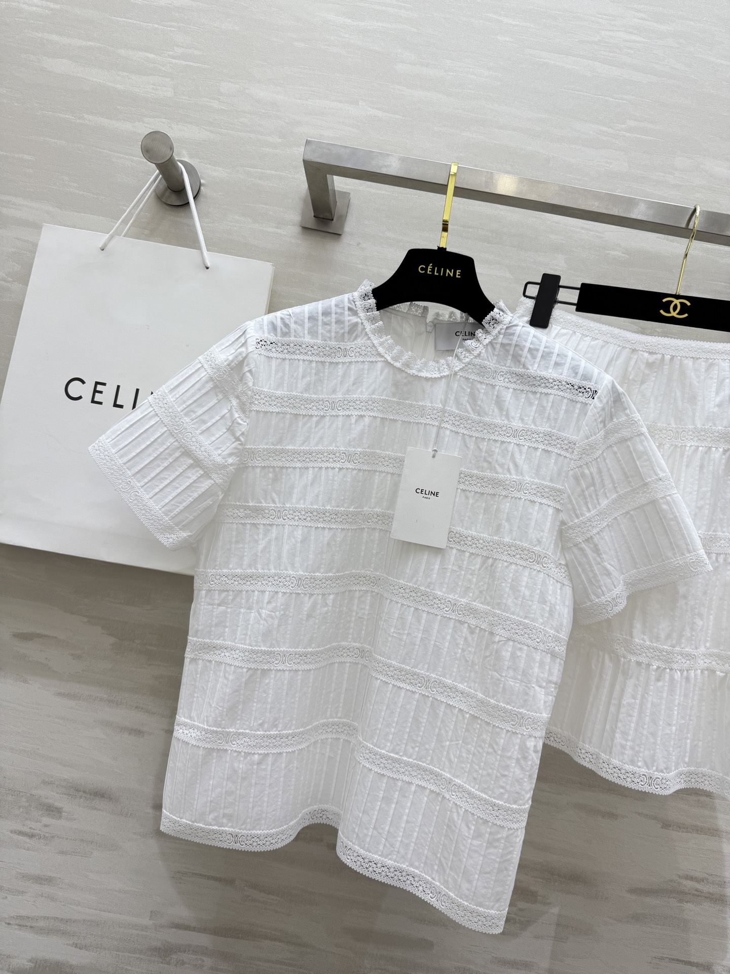 #Celin♡²⁵新款 法式刺绣学院风白色套装 定制凯旋门刺绣水溶花边拼接工艺 采用纯棉面料 一套搭配上