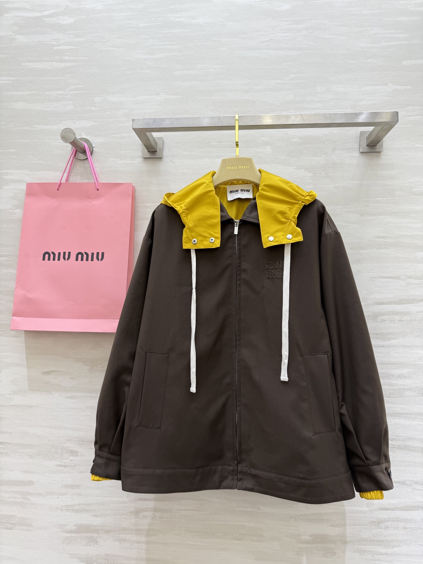 NO:445839,Fw disassembled hooded jacket jacket fashionable and casual ~ high-quality customization spot first-time sizeS/M/L (M size shoulder width 49, bust 120, length 68),, jackets & coats, jackets & coats,hats,alexander wang19860909Fw 拆卸连帽夹克外套 时髦随性～ 高品质定制 现货首发sizeS/M/L（M码肩宽49,胸围120,衣长68）,,jackets & coats,jackets & coats,hats,alexander wang,Women's clothing
