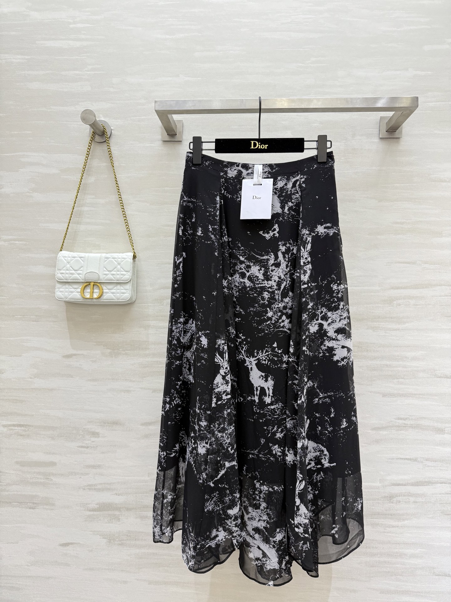 NO:449156,#DIO new irregular printed skirt, high quality customization, spot first-time sizeS/M/L/XL (size size 68, skirt length 96),,dior, skirts,alexander wang19860909#DIO新款不规则印花半裙 高品质定制 现货首发sizeS/M/L/XL（s码腰围68,裙长96）,,dior,skirts,alexander wang,Women's clothing