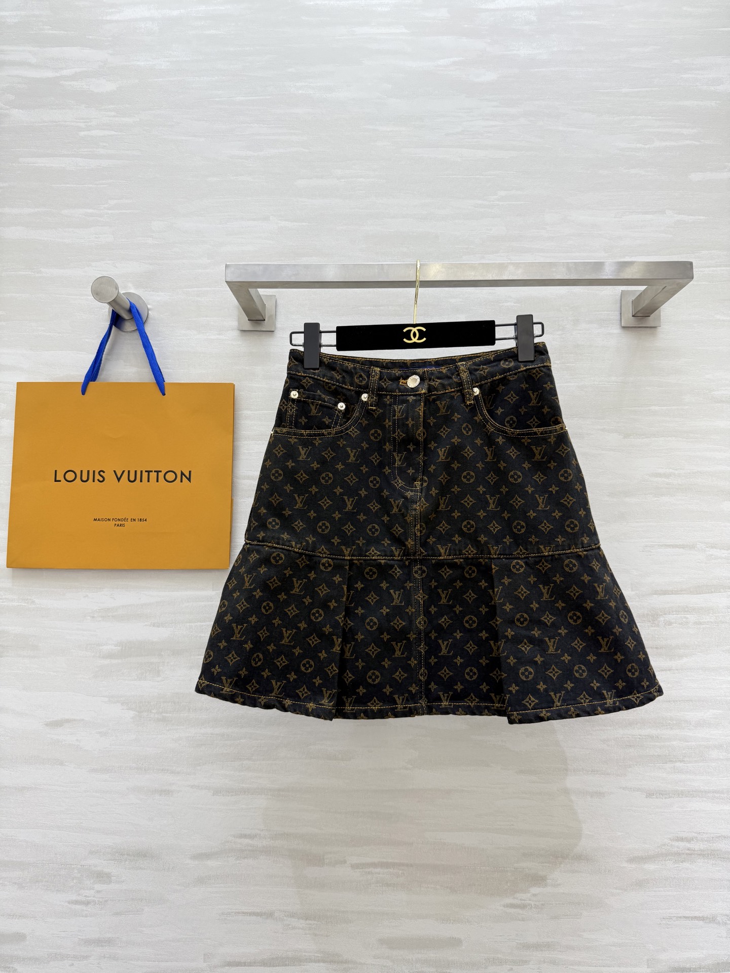 NO:449228,#Lv new Monogram retro printed tannin skirt high quality customization spot first release size34/36/38 (), louis vuitton, skirts, alexander wang19860909#Lv新款 Monogram复古印花丹宁半裙 高品质定制 现货首发size34/36/38（）,,louis vuitton,skirts,alexander wang,Women's clothing