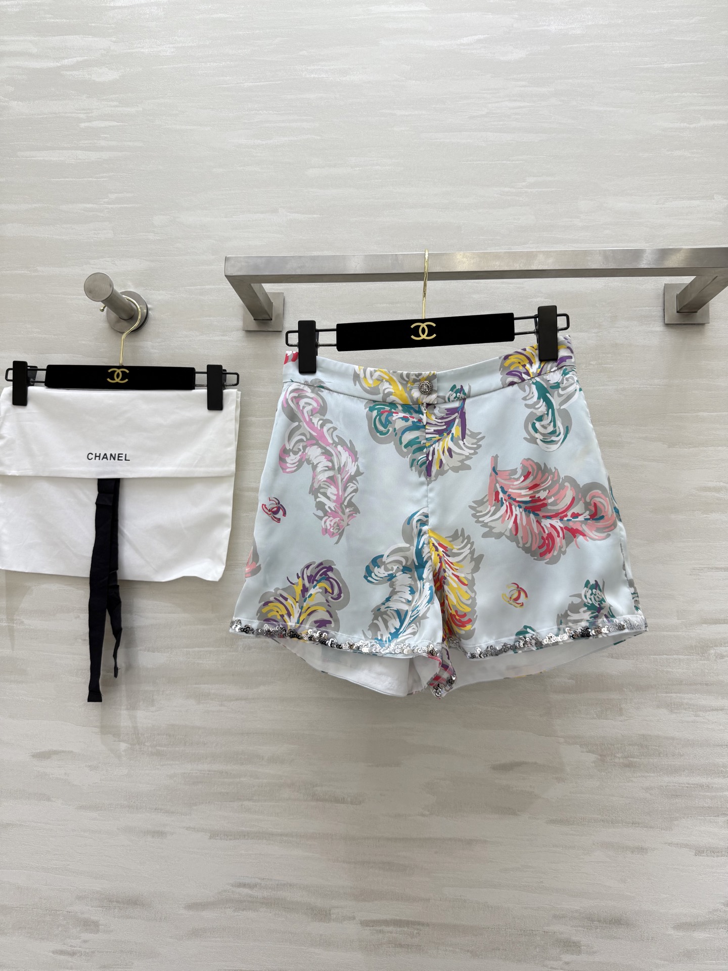 NO:449313,#Chanes printed shorts Custom fabric lightweight mulberry silk Original development customization High quality spot first release size36/38/40 (), chanel, shorts, alexander wang19860909#Chanes印花短裤 定制面料轻盈 桑蚕丝 原版开发定制 高品质现货首发size36/38/40（）,,chanel,shorts,alexander wang,Women's clothing