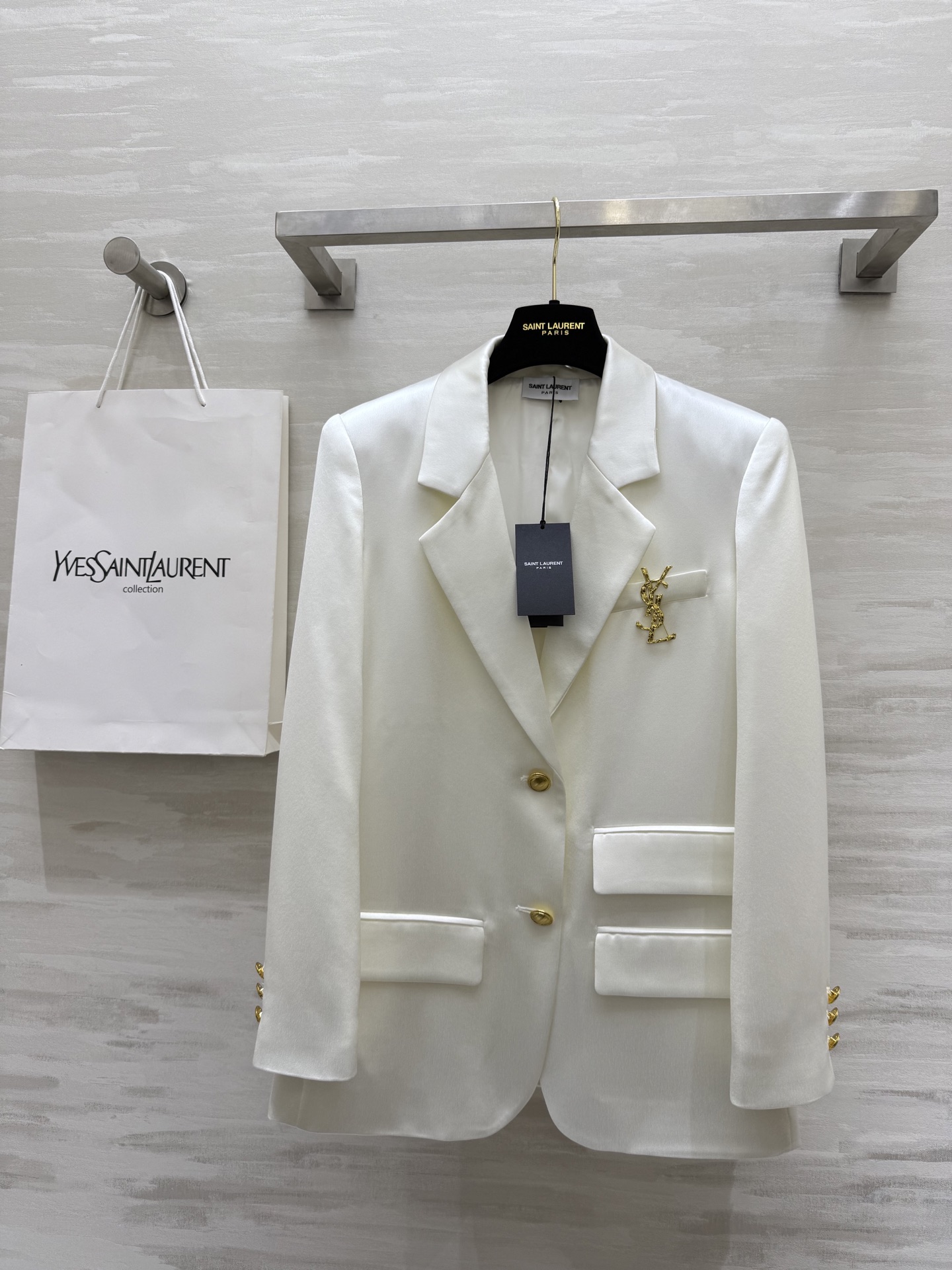 NO:451936,#ysl early autumn new style acetate lapel suit jacket high quality customization spot sizeS/M/L/XL (M size shoulder width 38, bust 92, length 74), saint laurent, jackets & coats, business suit, alexander wang19860909#ysl早秋新款 醋酸面料翻领西装外套 高品质定制 现货首发sizeS/M/L/XL（M码肩宽38,胸围92,衣长74）,,saint laurent,jackets & coats,business suit,alexander wang,Women's clothing