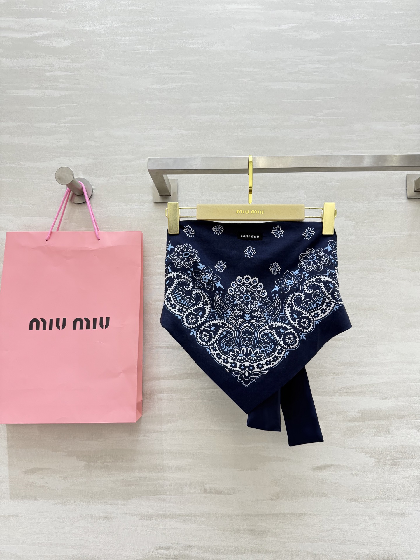 NO:451916,#Miumi new product♀Ancient style outfit printed strap straps, high-quality customization, spot first-time sizeS/M/L (size s bust 84, 35 length),,miumiu,alexander wang19860909#Miumi新品♀ 古风穿搭印花绑带抹胸 高品质定制 现货首发sizeS/M/L（s码胸围84,衣长35）,,miumiu,alexander wang,Women's clothing