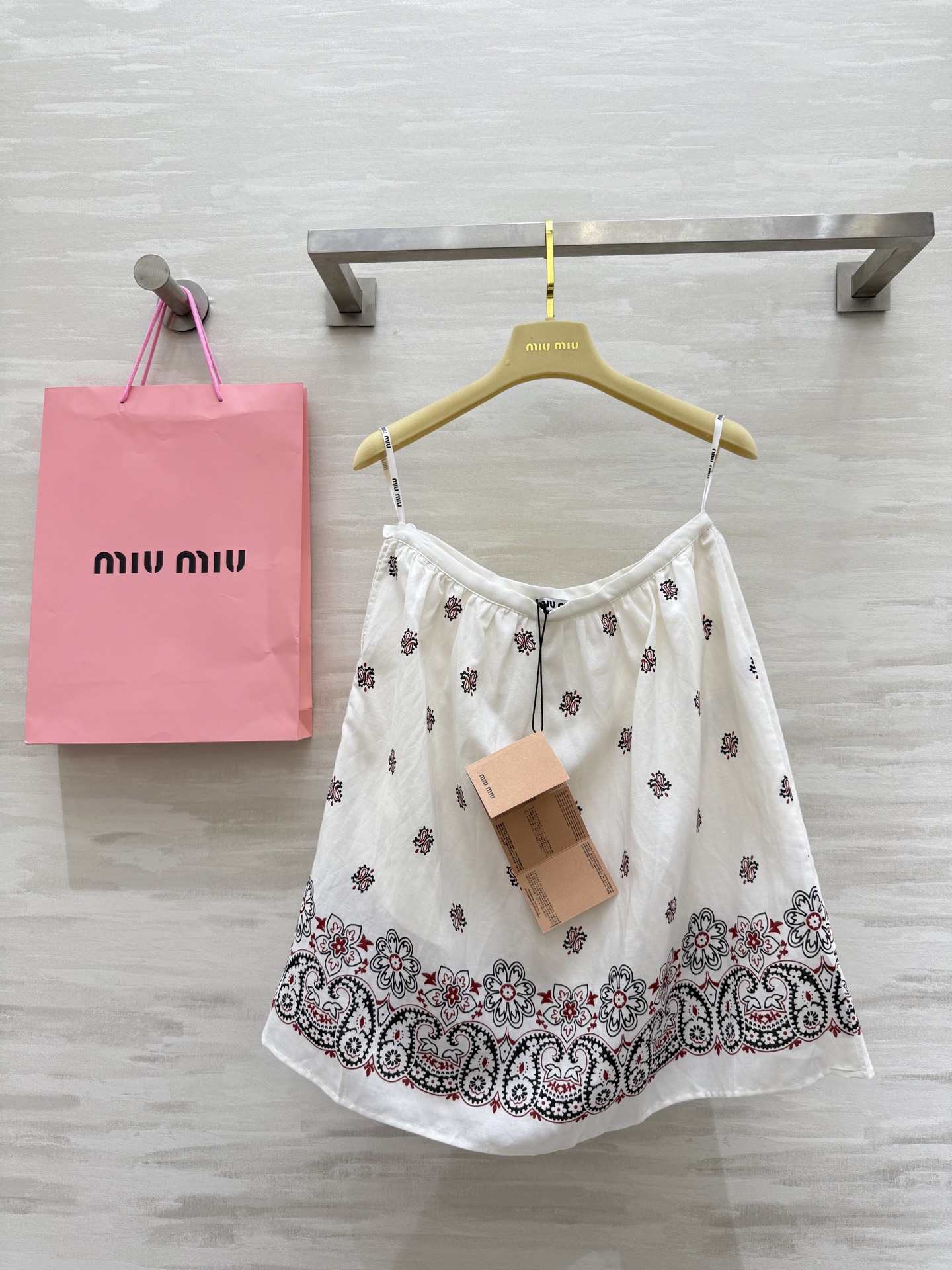 NO:451938,#Miumi new product♀Ancient style print mid-length skirt High-quality customization Spot first-time sizeS/M/L (size size 66, length 50),miumiu, skirts,alexander wang19860909#Miumi新品♀ 古风穿搭印花中长款半裙 高品质定制 现货首发sizeS/M/L（s码腰围66,衣长50）,,miumiu,skirts,alexander wang,Women's clothing