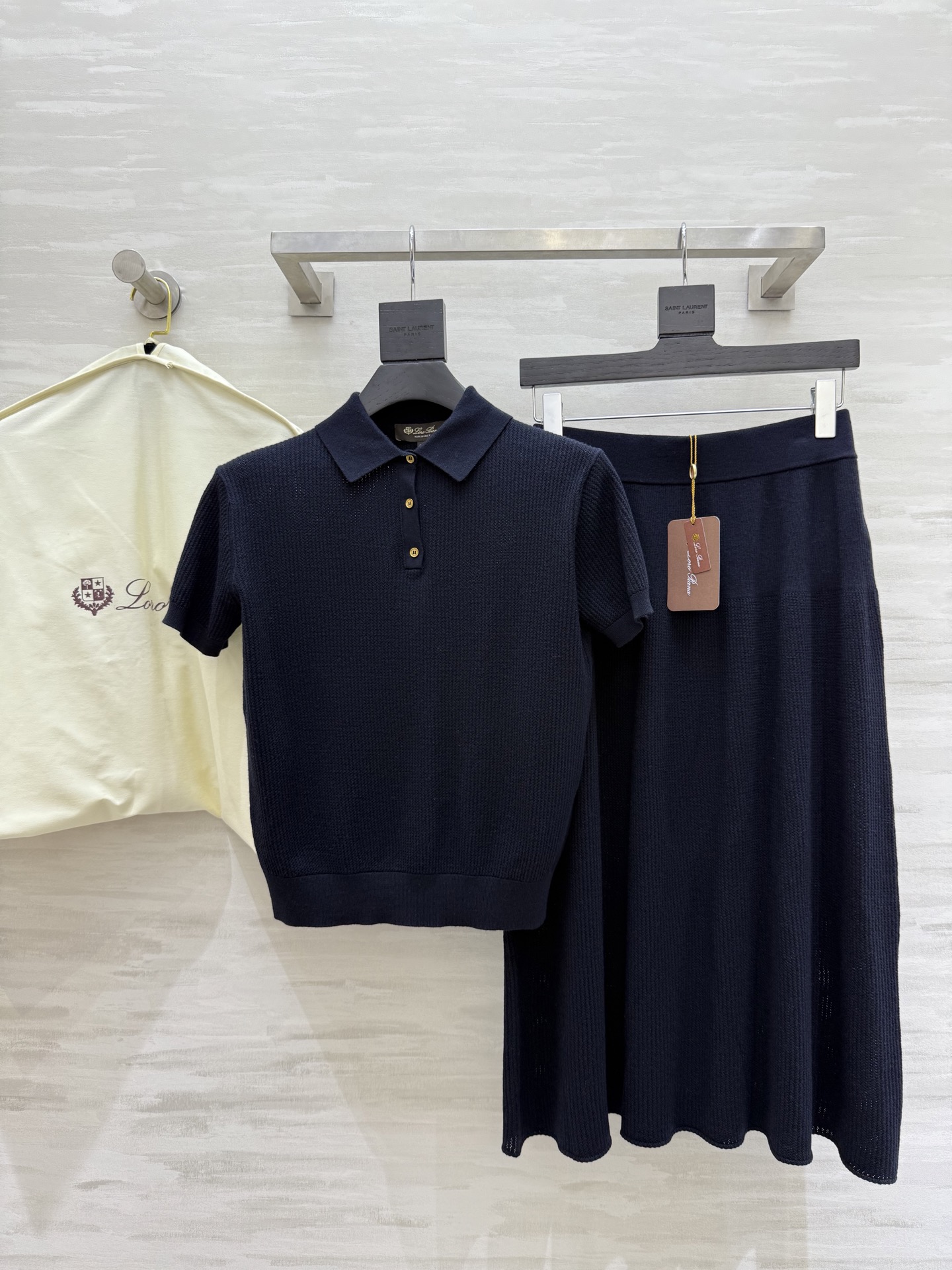 NO:453191,#Loro Pian new model original development classic versatile lapel top soft and delicate feel, detectable ingredients, high-quality customization spot first-time sizeS/M/L (), loro piano, alexander wang19860909#Loro Pian新款 原版开发 经典款百搭翻领上衣 手感软糯细腻 成分可检 高品质定制 现货首发sizeS/M/L（）,,loro piana,alexander wang,Women's clothing