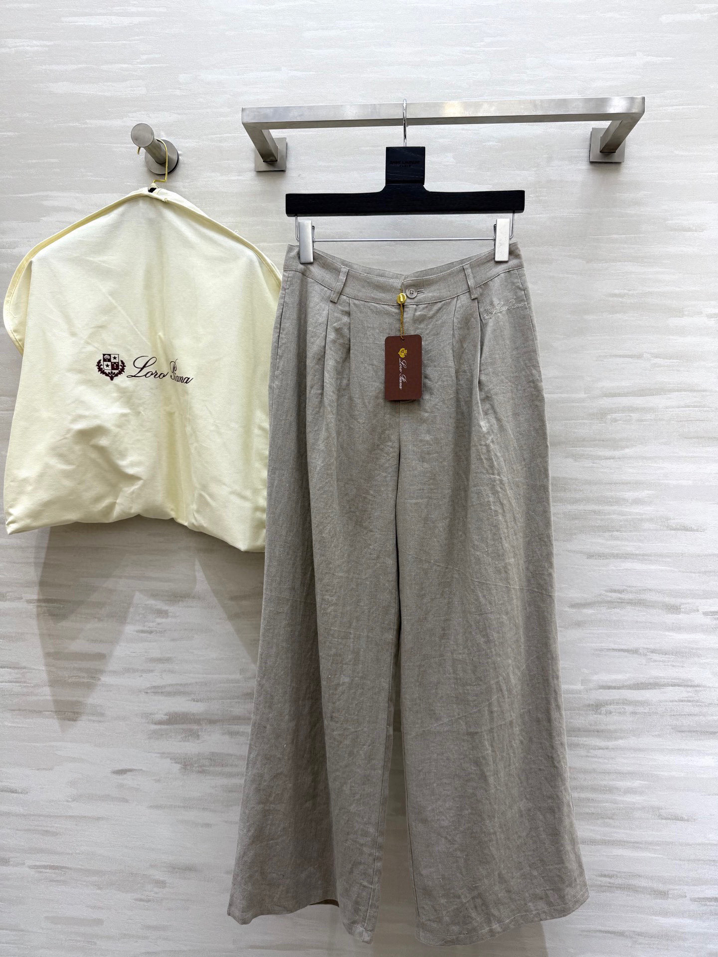 NO:453202,#LP Lao Qianfeng cotton and linen straight pants Customized high-quality high-end cotton and linen fabric Heavy industry logo embroidery Three-dimensional tailoring pants type High-quality customization Spot first-time sizeS/M/L (size size 70, trouser length 102), Loro piana, alexander wang19860909#LP老钱风棉麻直筒裤 定制高克重棉麻面料 重工logo刺绣 立体剪裁裤型 高品质定制 现货首发sizeS/M/L（s码腰围70,裤长102）,,loro piana,alexander wang,Women's clothing