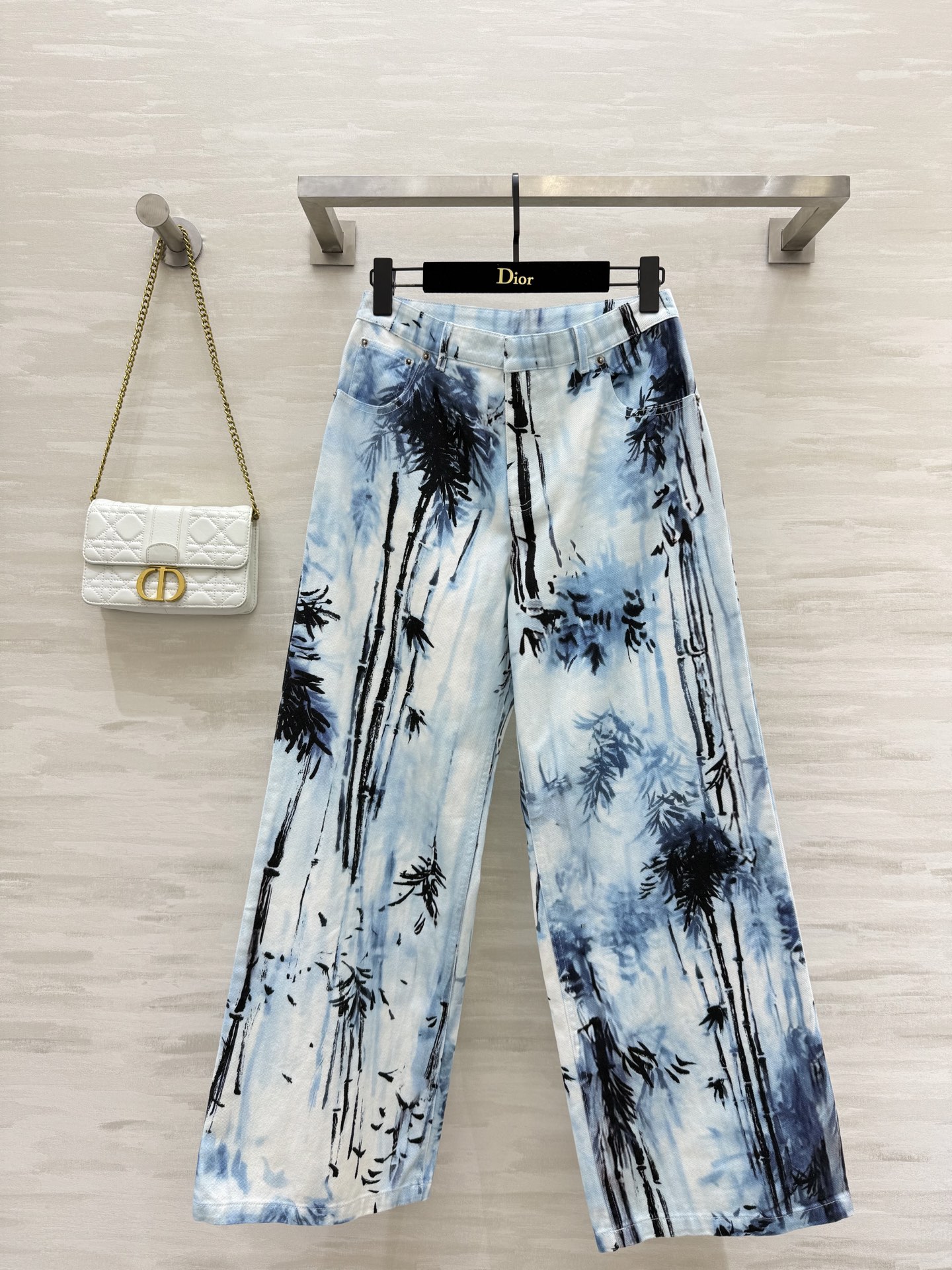 NO:456837,#DIOFall Maozhu Ruyi printed denim straight pants Customized mold opening hardware buttons High quality Spot first-time size36/38/40 (36 size waist circumference 68, hip circumference 96, pants length 99, dior, alexander wang19860909#DIOFall茂竹茹伊印花牛仔直筒裤 定制开模五金纽扣 高品质 现货首发size36/38/40（36码腰围68,臀围96,裤长99,,dior,alexander wang,Women's clothing