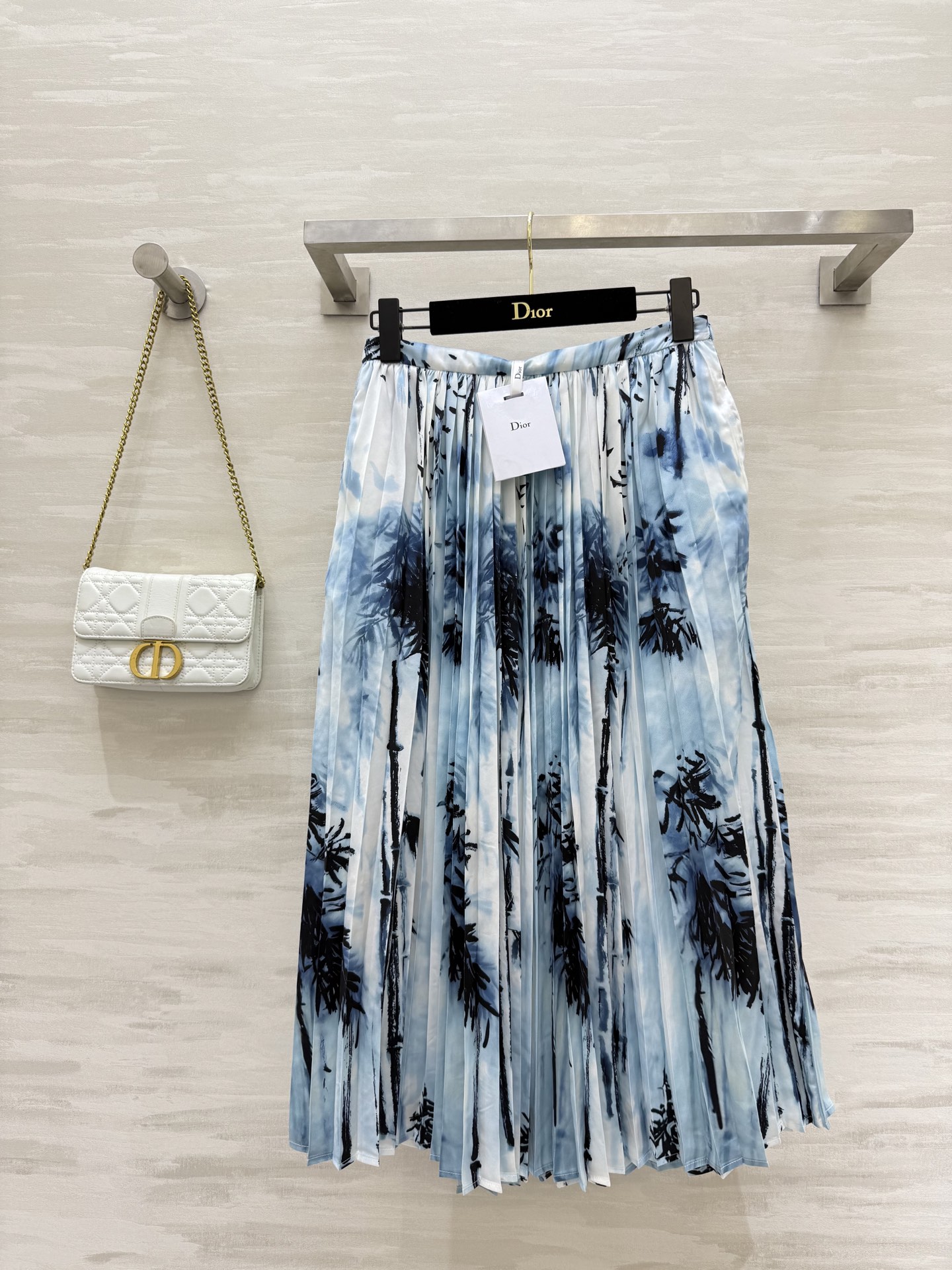 NO:456846,#DIOFall Maozhuruyi printed pleated skirt High quality Spot first-time size36/38/40 (36 size waist 66, skirt length 80), Dior, skirt 80, alexander wang19860909#DIOFall茂竹茹伊印花百褶半裙 高品质 现货首发size36/38/40（36码腰围66,裙长80）,,dior,skirts,alexander wang,Women's clothing