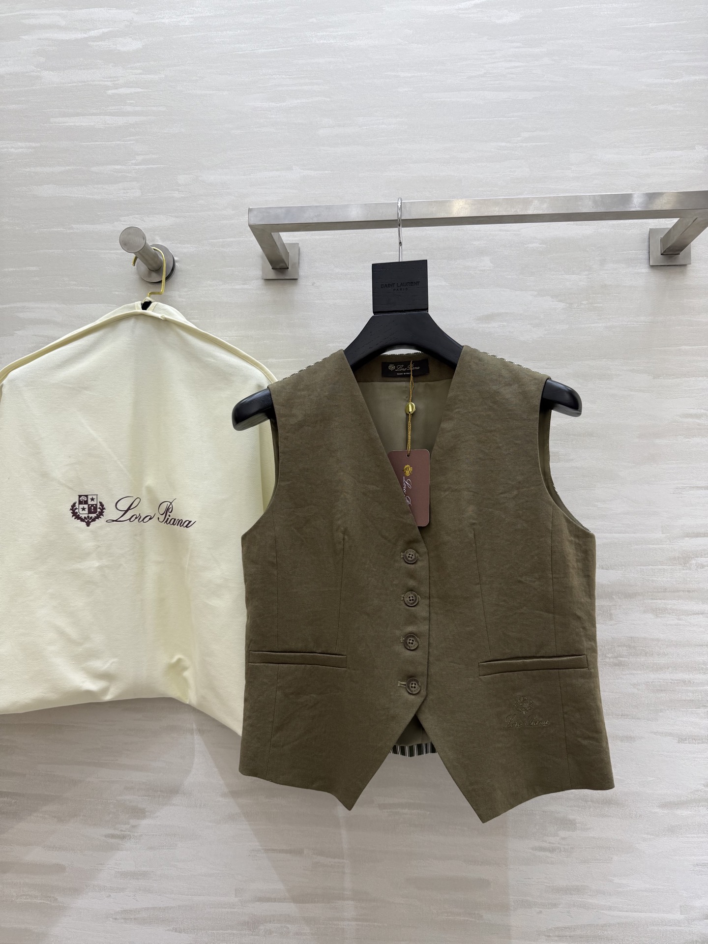 NO:458380,#LP early autumn new style cotton and linen vest back design splicing stripes Customized cotton and linen fabric Pocket heavy industry logo embroidery High quality Spot first-time sizeS/M/L (size s size 90, garment length 50), loro piano, alexander wang19860909#LP早秋新款 棉麻马甲 后背设计感拼接条纹 定制棉麻面料 口袋重工logo刺绣 高品质 现货首发sizeS/M/L（s码胸围90,衣长50）,,loro piana,alexander wang,Women's clothing