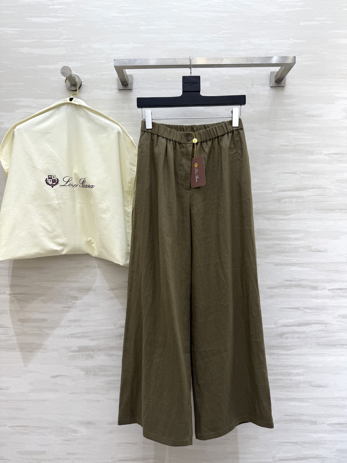 NO:458391,#LP early autumn new style cotton and linen straight trousers Customized high-grade cotton and linen fabric Pocket heavy industry logo embroidery High quality Spot first-time sizeS/M/L (size s waist 66, hip circumference, clothing length), Loro piana, alexander wang19860909#LP早秋新款 棉麻直筒大摆长裤 定制高克重棉麻面料 口袋重工logo刺绣 高品质 现货首发sizeS/M/L（s码腰围66,臀围,衣长）,,loro piana,alexander wang,Women's clothing