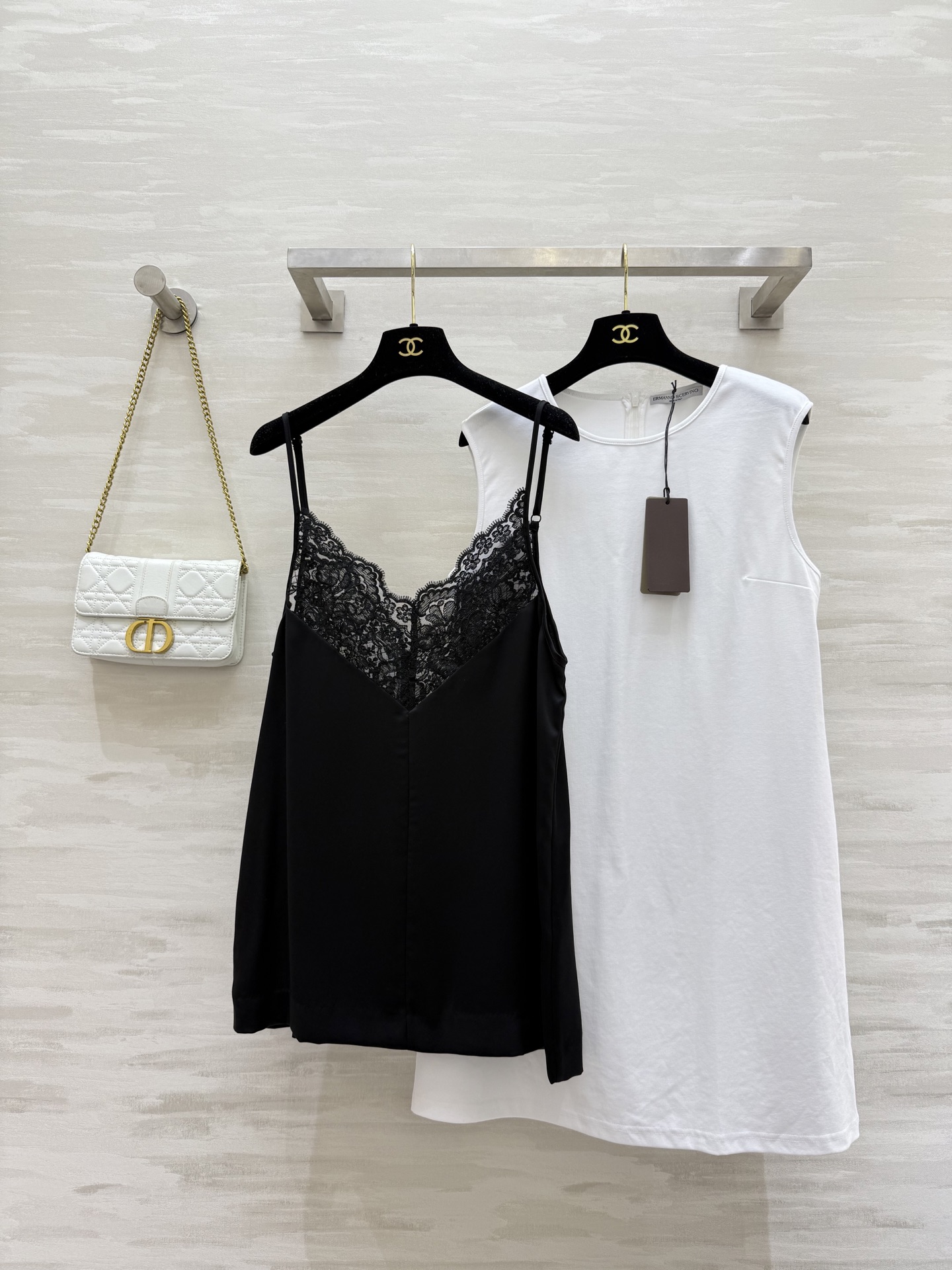 NO:458400,#ES new lace splicing two-piece dress, minimalist H-style, easy to grasp, modern and fashionable, fashionable and versatile, elegant and cool, lace embellishment with a hint of small sexy, one set of upper body makes it look taller, one set out, high quality customization, spot first-time sizeS/M/L (size s size 94, length 82), skirts, alexander wang19860909#ES新款蕾丝拼接两件套 连衣裙 极简H版型轻松拿捏摩登时髦感 洋气百搭 有优雅也有酷飒 蕾丝点缀带有一丝丝小性感 一套上身妥妥的显高 一套出 高品质定制 现货首发sizeS/M/L（s码胸围94,衣长82）,,skirts,alexander wang,Women's clothing