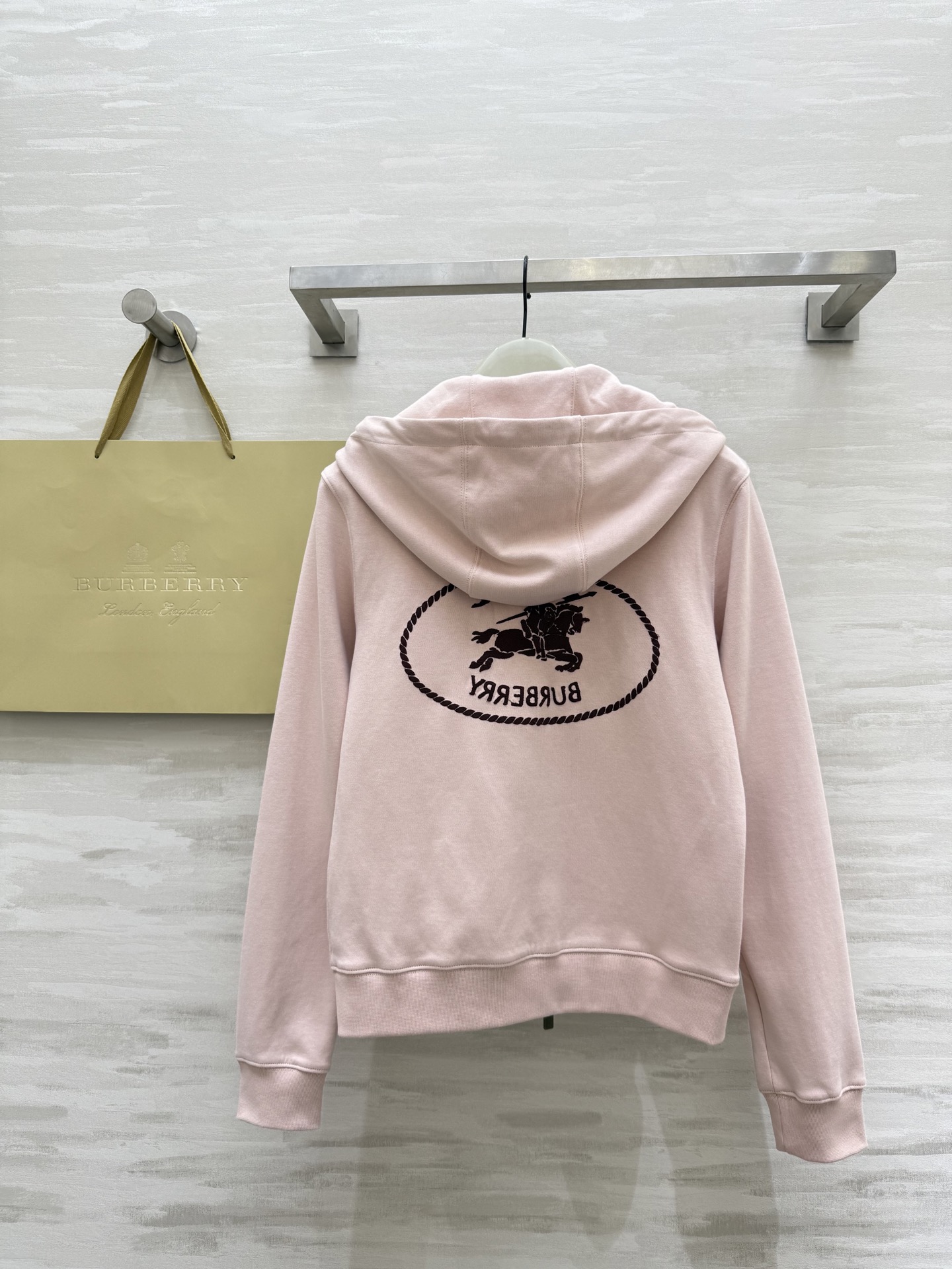 Burberry Embroidered Hoodie: Early Autumn Style, Comfortable Fit, Sweet Cool Look 7 i1754144764547 9864 0 6