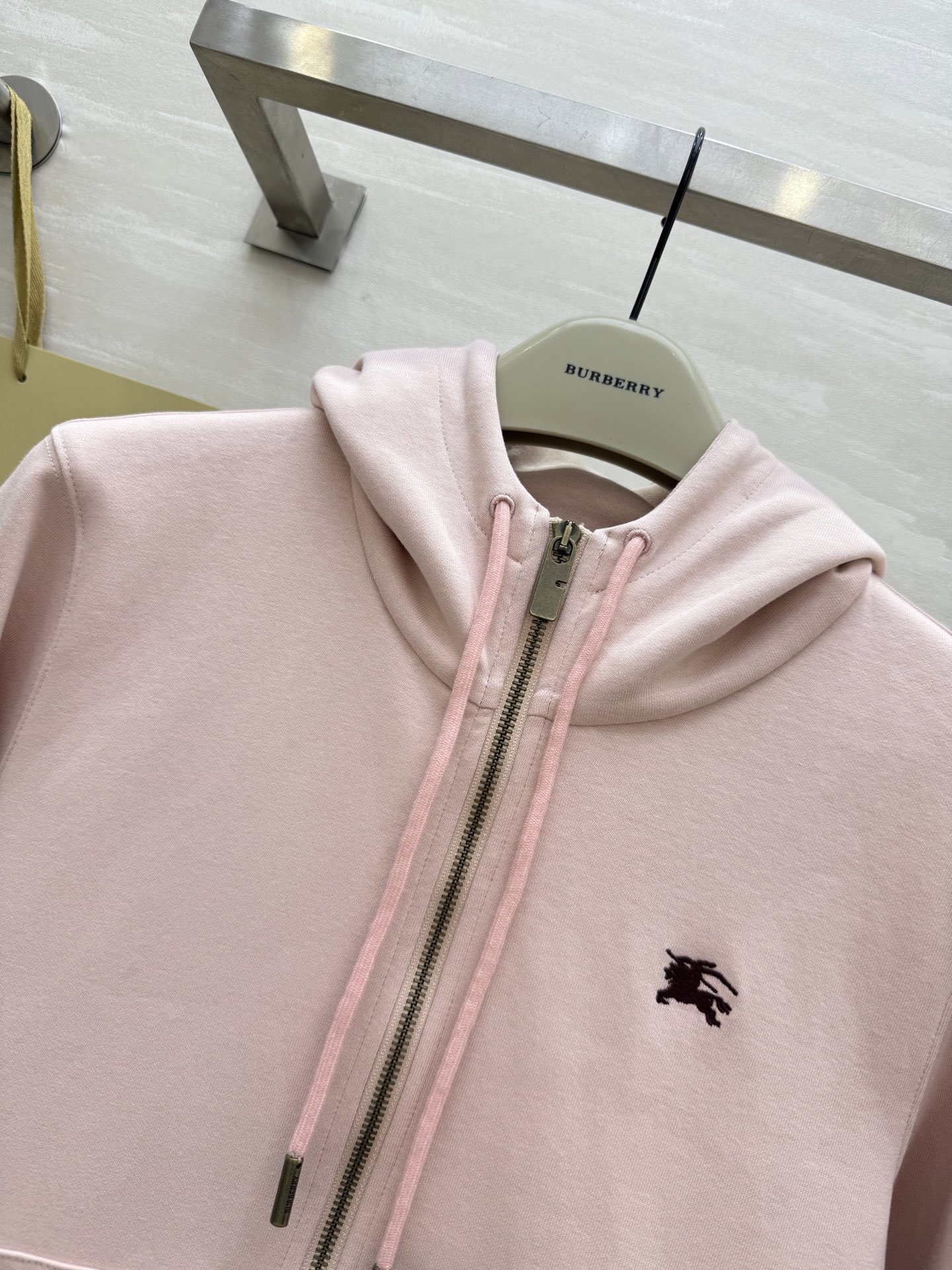 Burberry Embroidered Hoodie: Early Autumn Style, Comfortable Fit, Sweet Cool Look 4 i1754144766196 1337 0 2