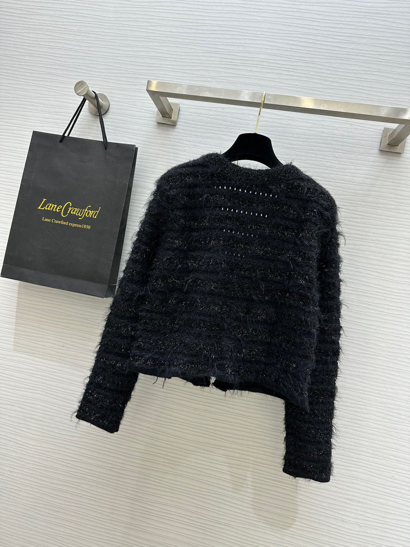 Luxurious Woven Tweed Jacket with Fringe and Custom Metal Button Details 10 i1754313223632 2877 0 8