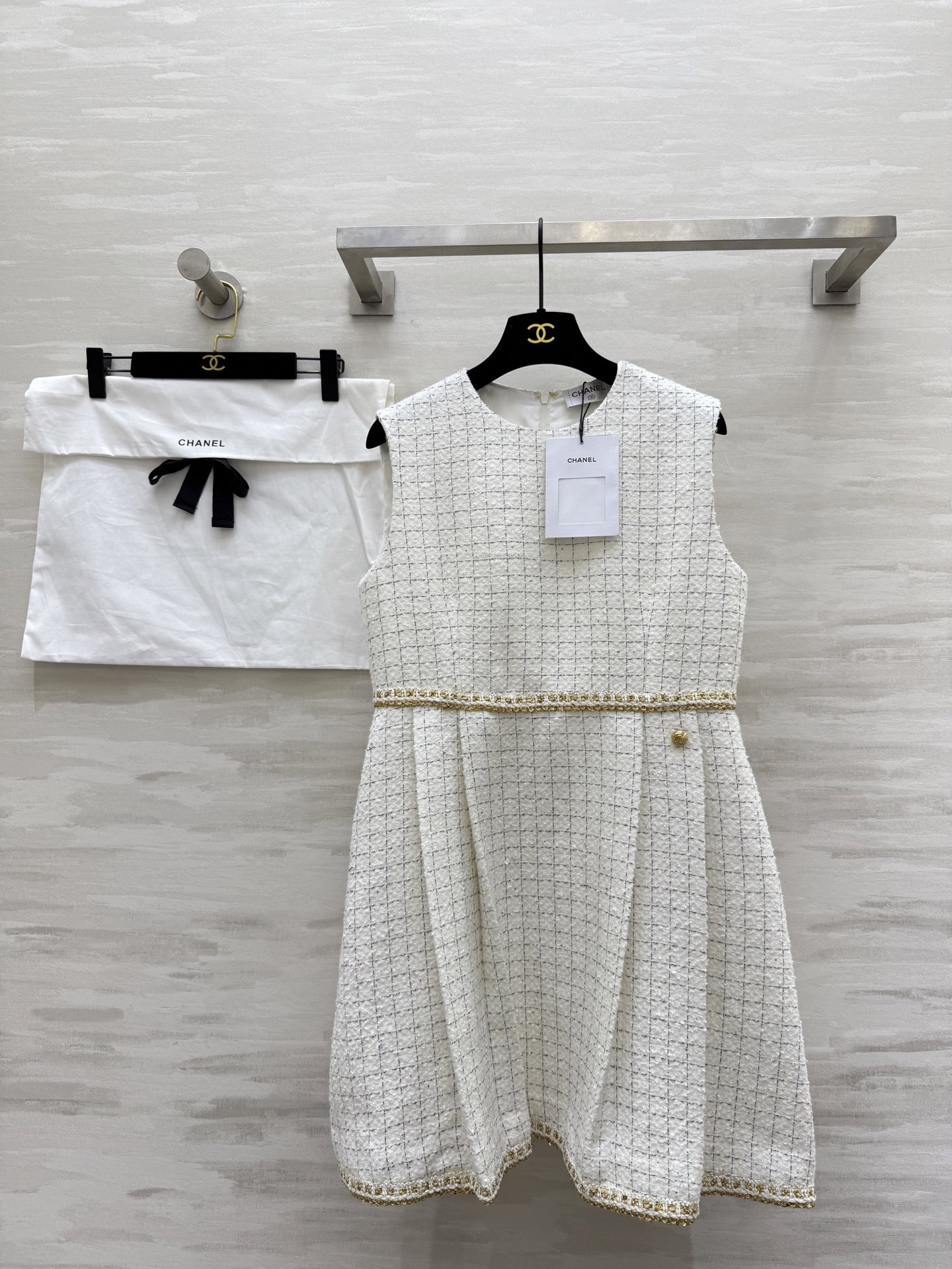 NO:461286,#Chane high-end handicraft workshop series Tweed vest dress High quality customization Spot first-time size36/38/40 (36 size bust 86, skirt length 81), Chanel, skirts, alexander wang19860909#Chane高级手工坊系列 粗花呢背心连衣裙 高品质定制 现货首发size36/38/40（36码胸围86,裙长81）,,chanel,skirts,alexander wang,Women's clothing