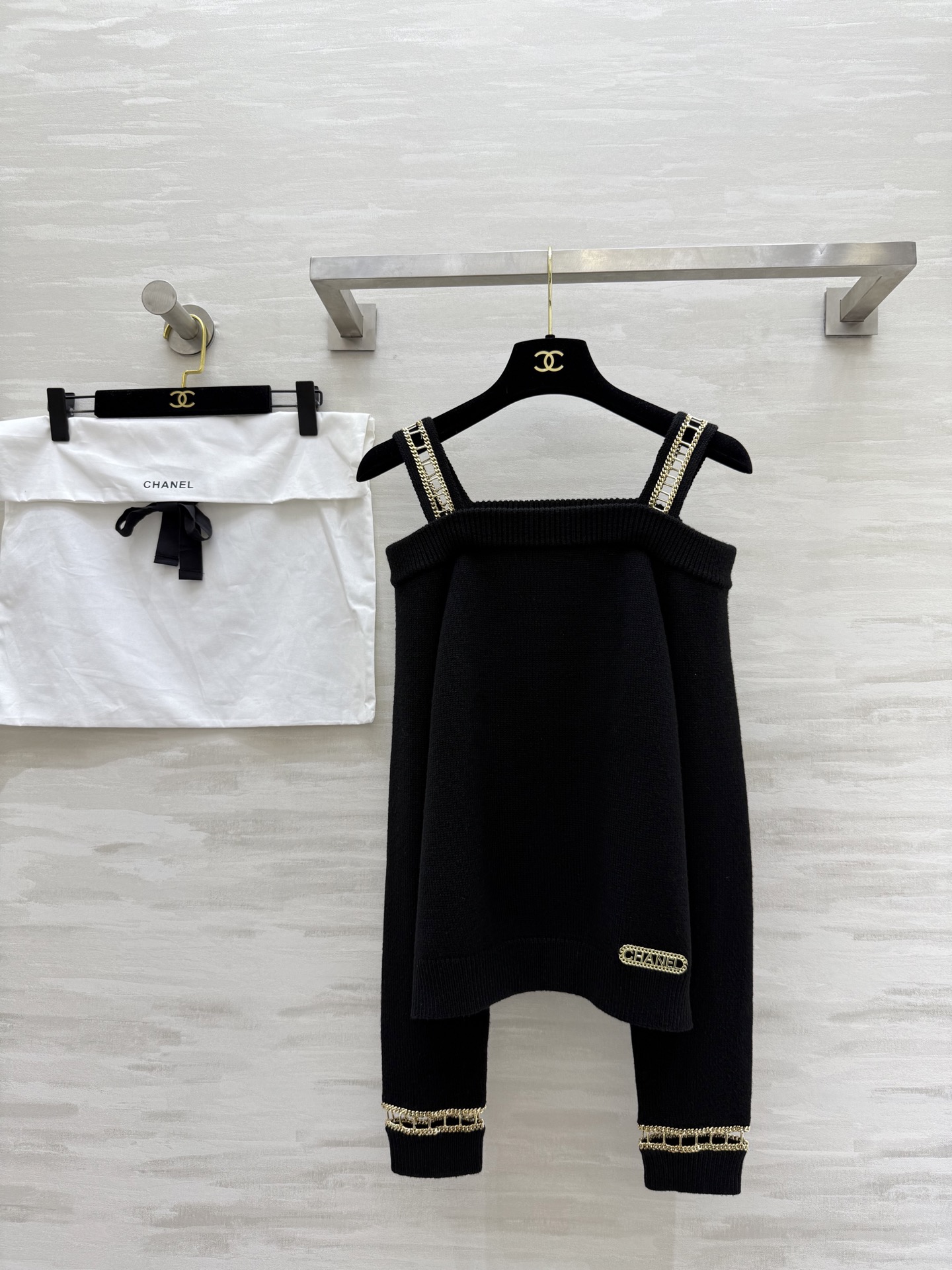 NO:463650,#Chane autumn and winter new style, medieval series, cashmere chain suspender sweater, high quality customization, spot first-time size36/38/40 (38 size bust 92, long shoulder strap 58, chanel, alexander wang19860909#Chane秋冬新款 中古系列 羊绒链条吊带毛衫 高品质定制 现货首发size36/38/40（38码胸围92,衣长肩带58,,chanel,alexander wang,Women's clothing